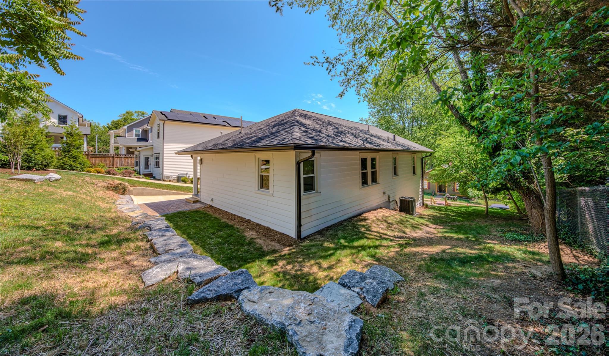 26 Henrietta Street — Asheville