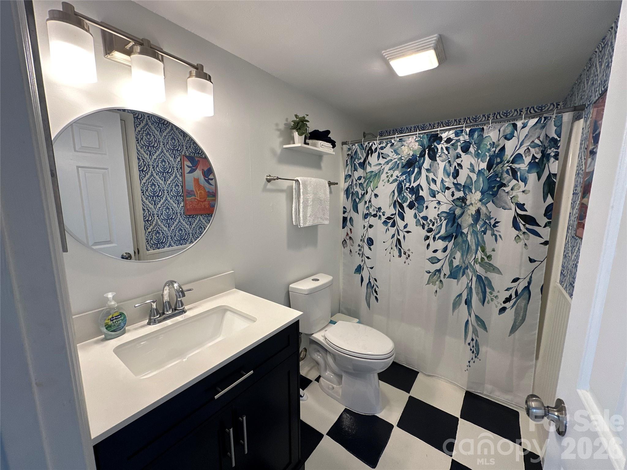 26 Sleepy Hollow Lane — Swannanoa