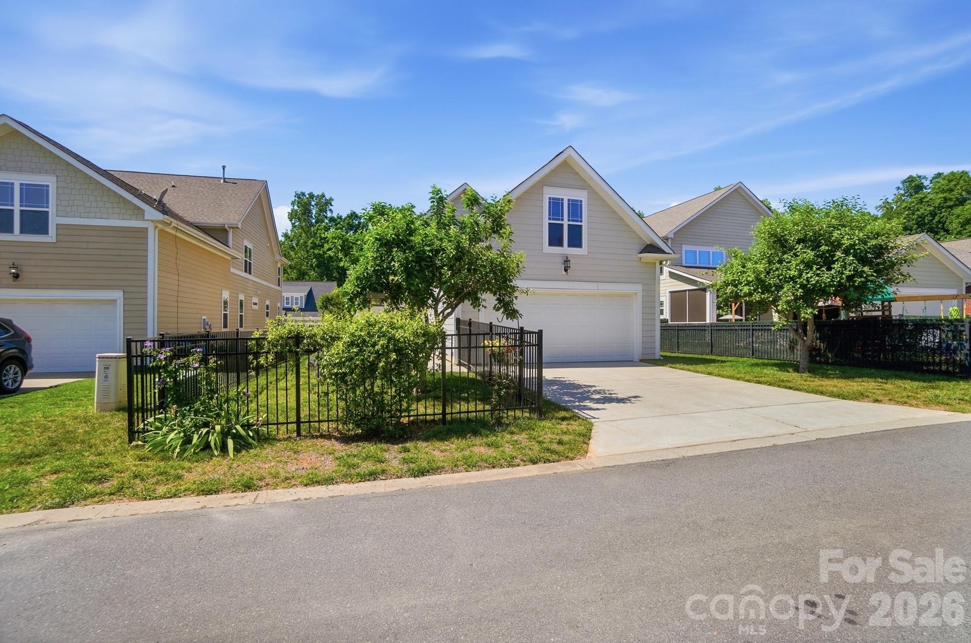 5936 Whitehawk Hill Road — Mint Hill