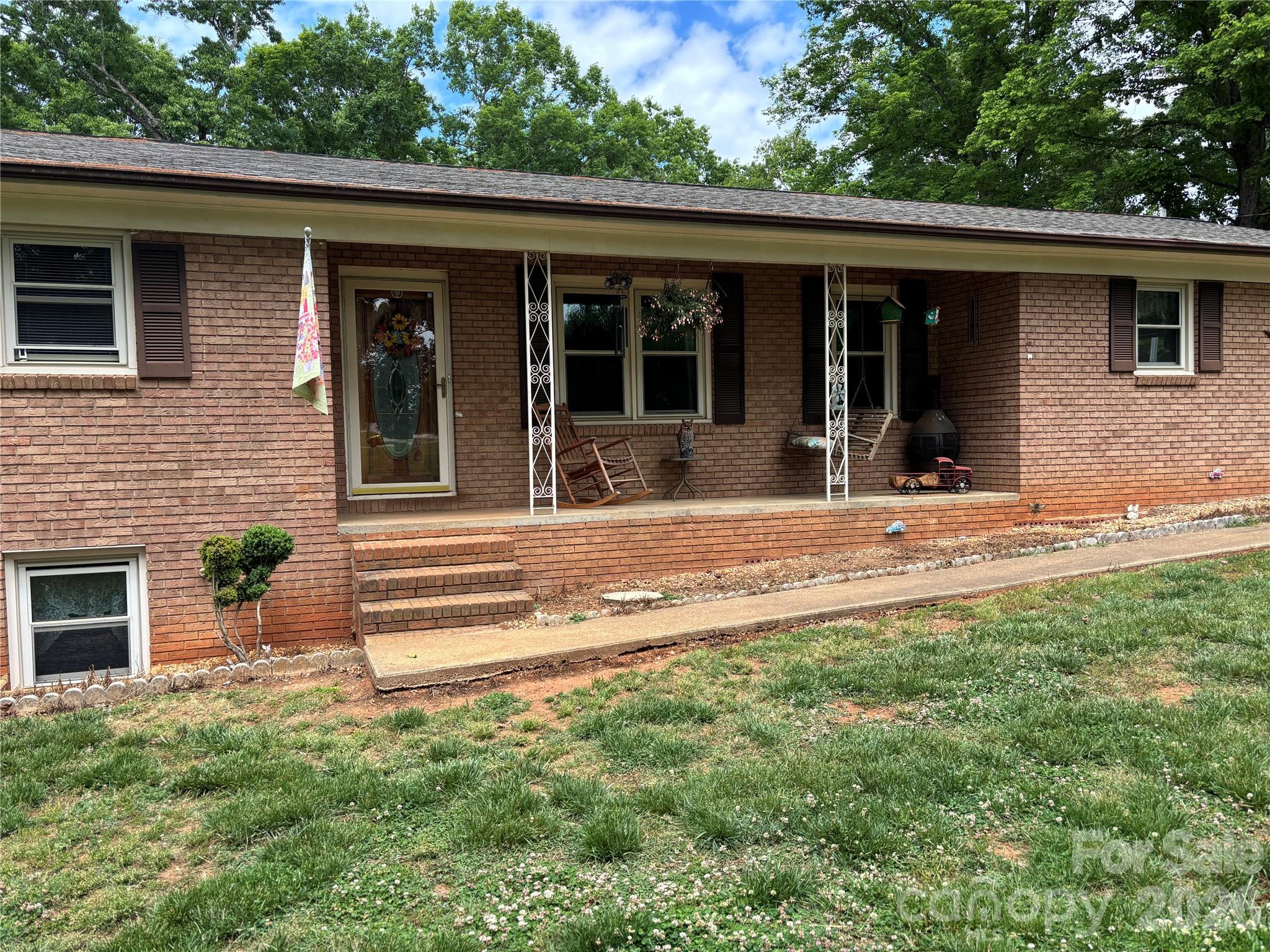 74 Miranda Drive — Taylorsville