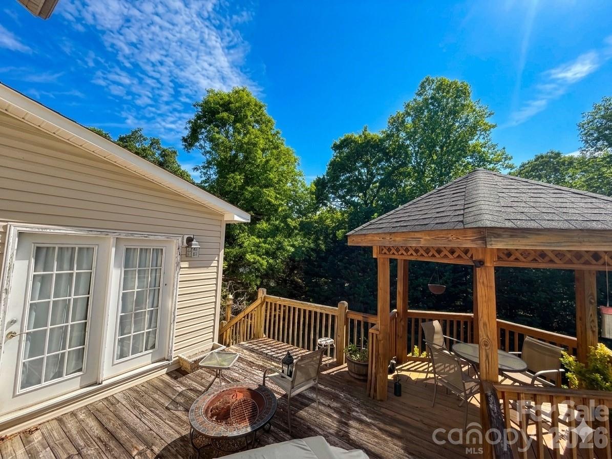103 New Orleans Boulevard — Morganton