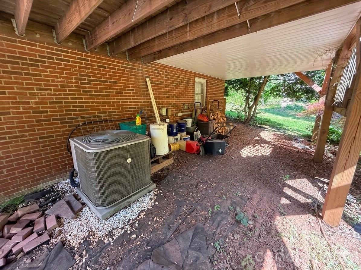 103 New Orleans Boulevard — Morganton