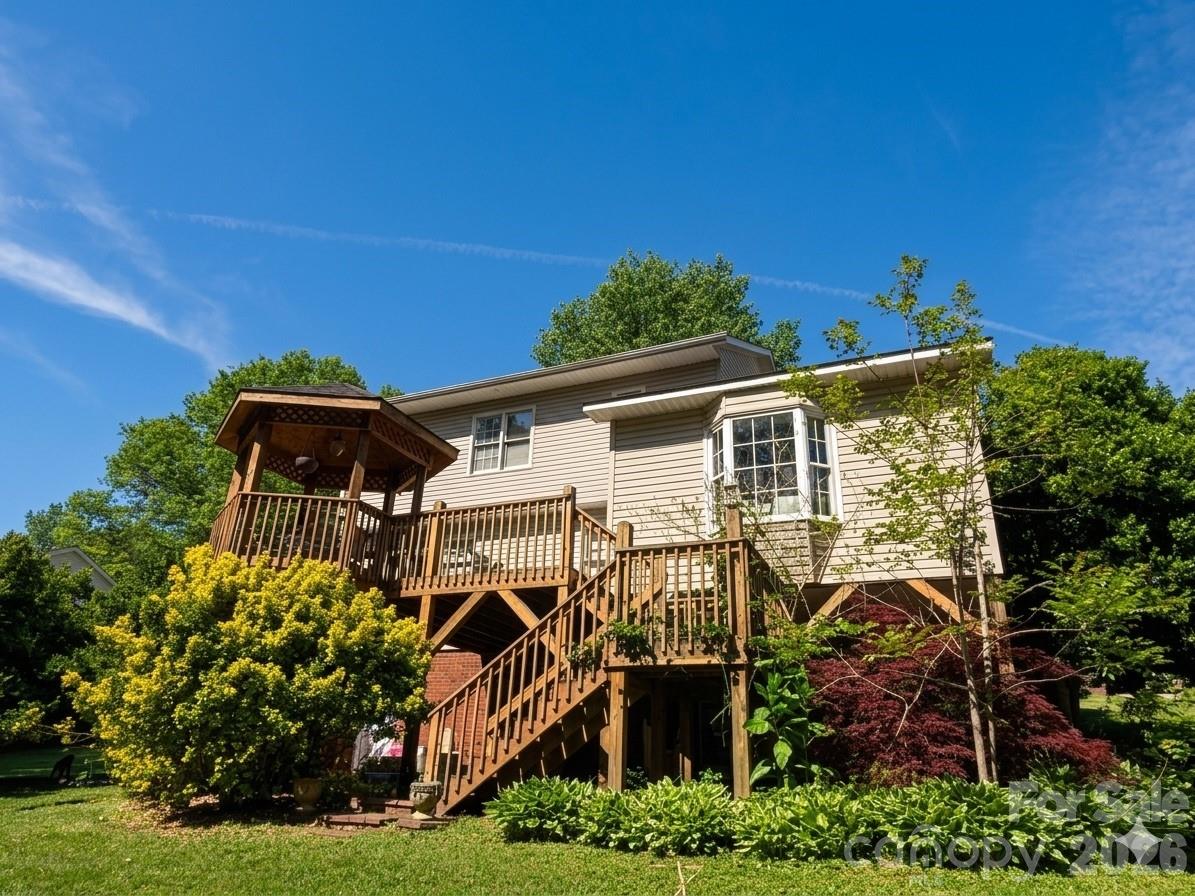 103 New Orleans Boulevard — Morganton