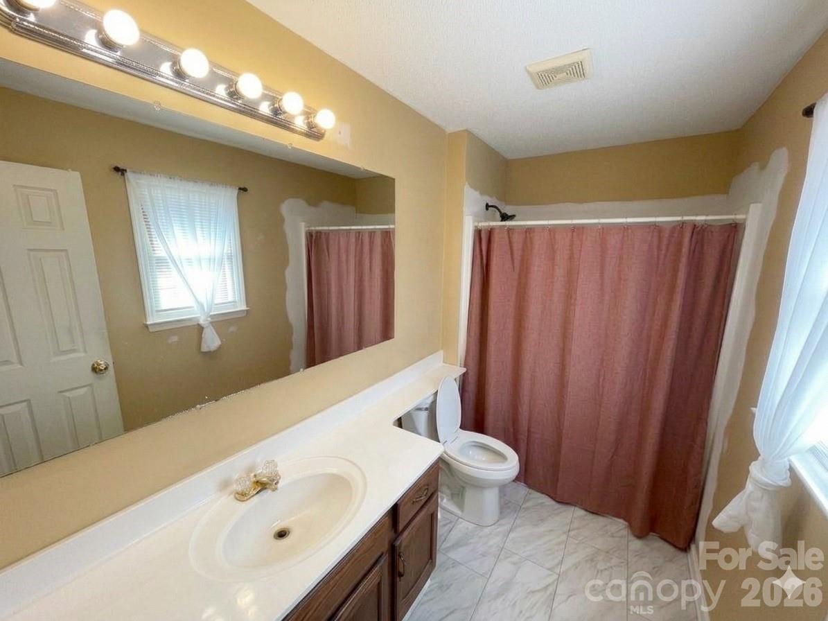 103 New Orleans Boulevard — Morganton