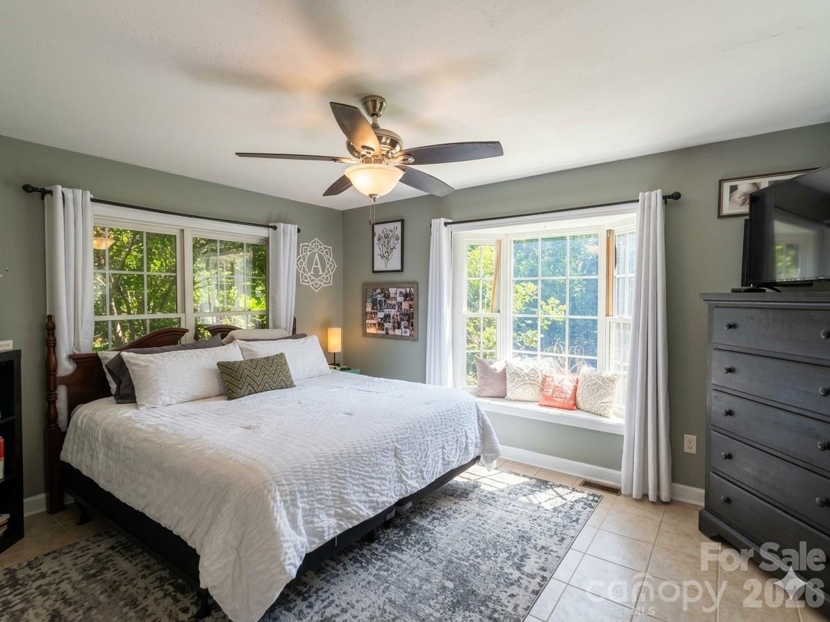 103 New Orleans Boulevard — Morganton