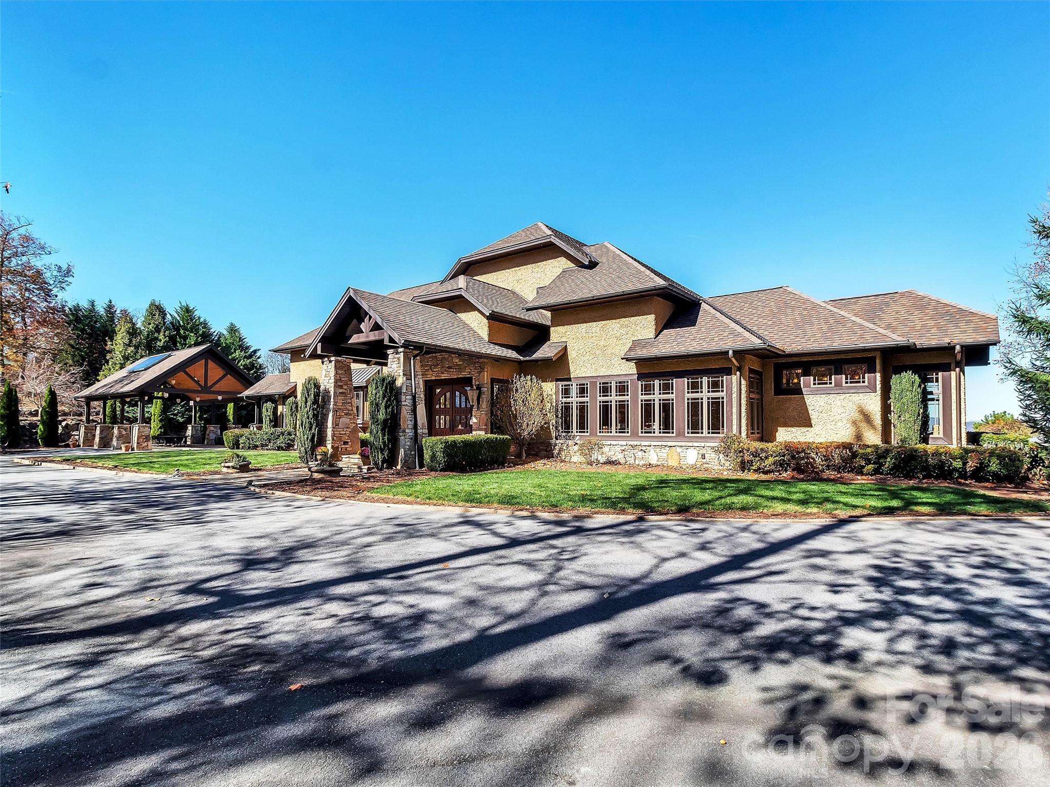 93 Lombard Street — Waynesville