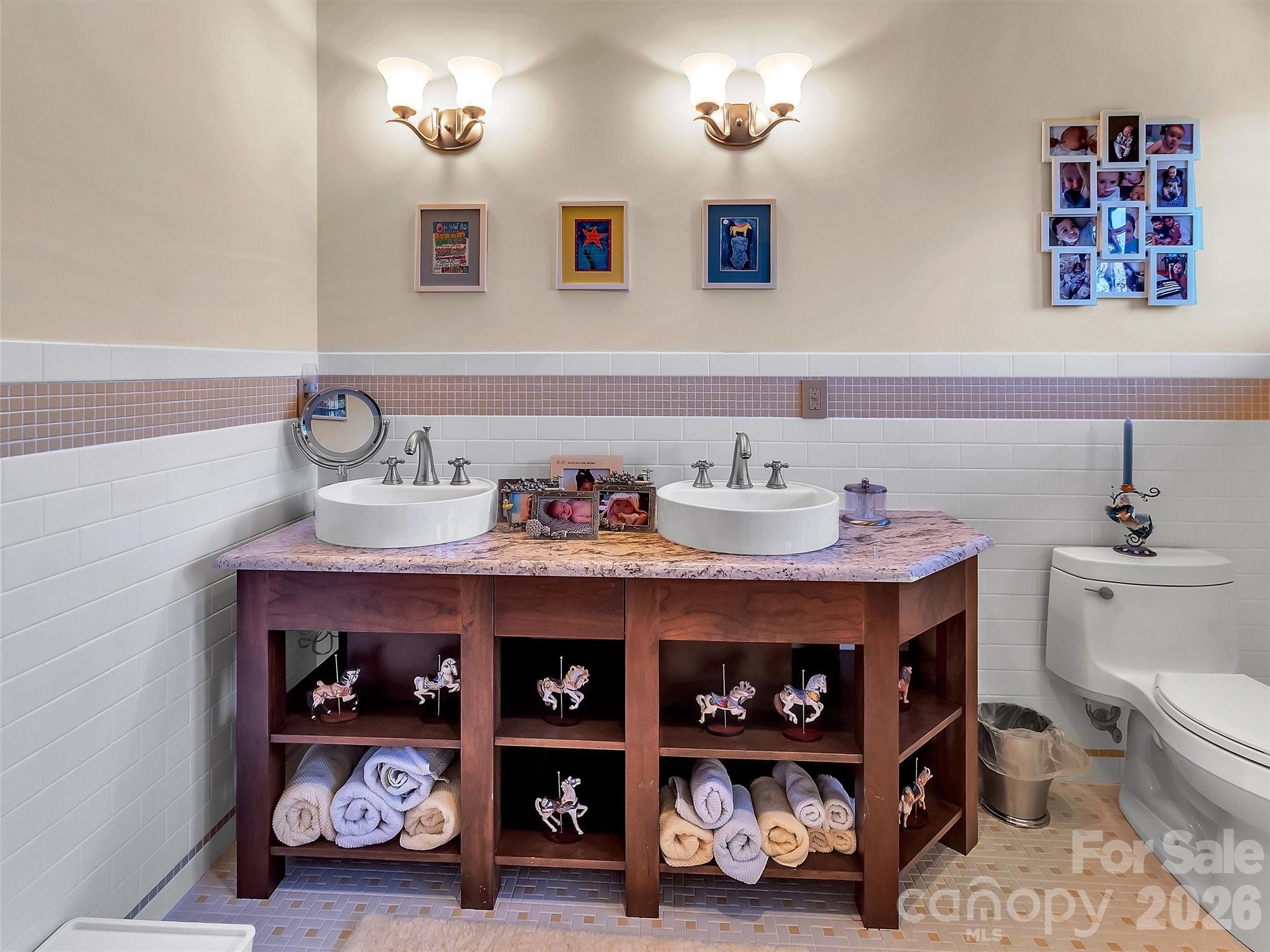 93 Lombard Street — Waynesville