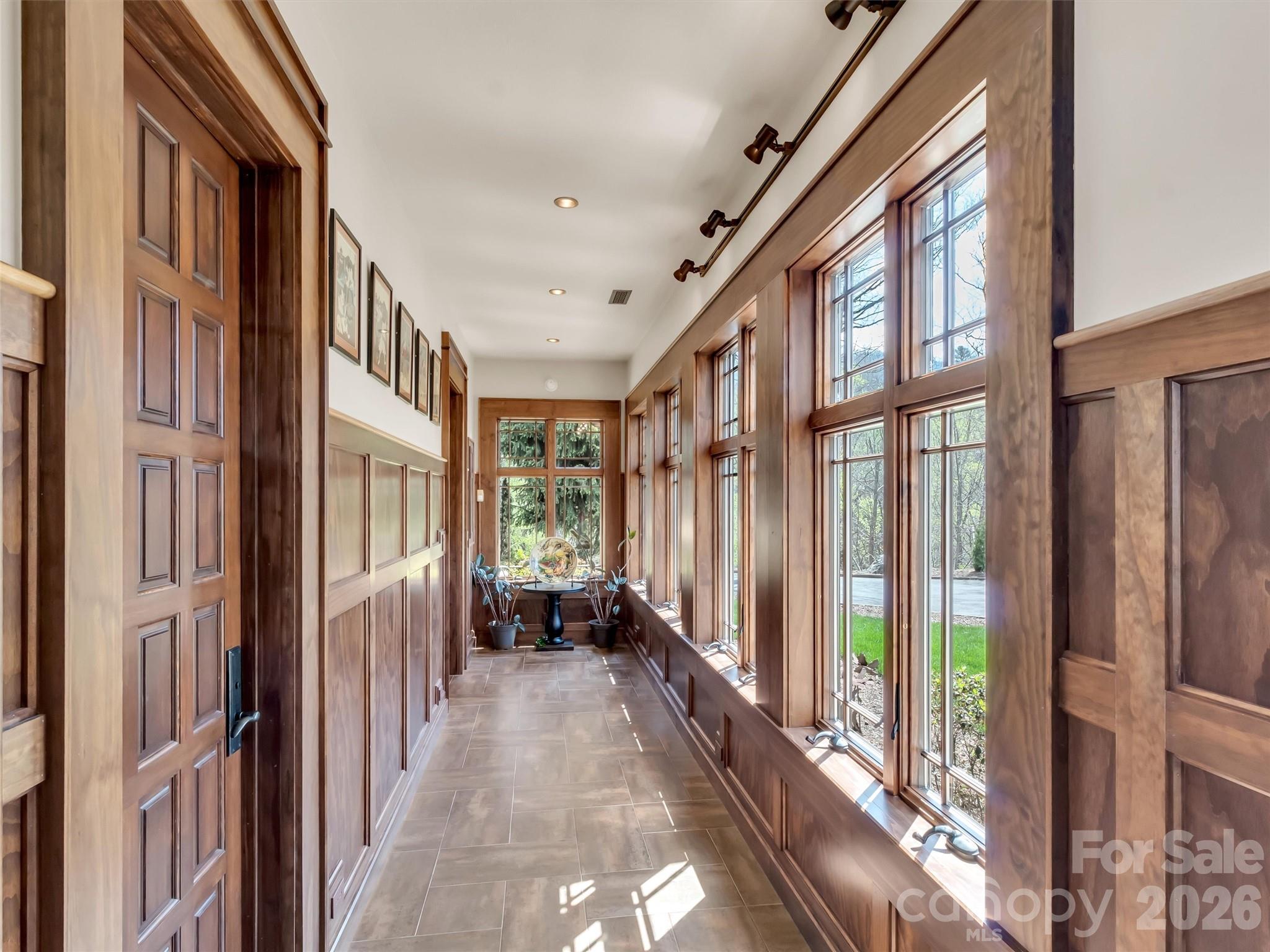 93 Lombard Street — Waynesville