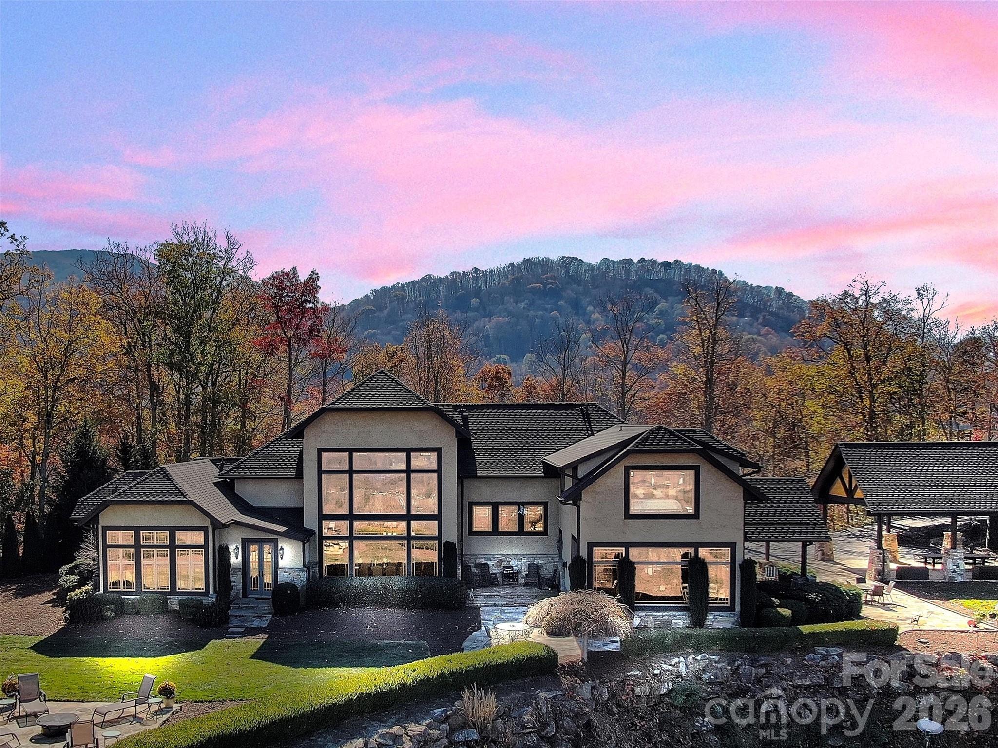 93 Lombard Street — Waynesville