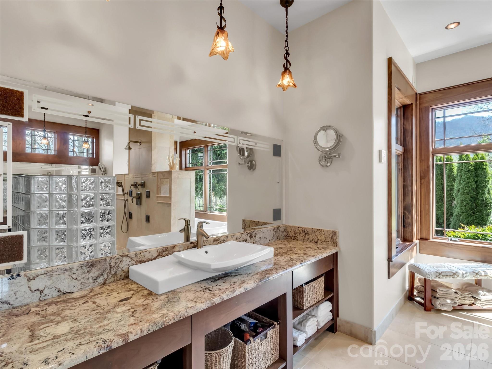 93 Lombard Street — Waynesville