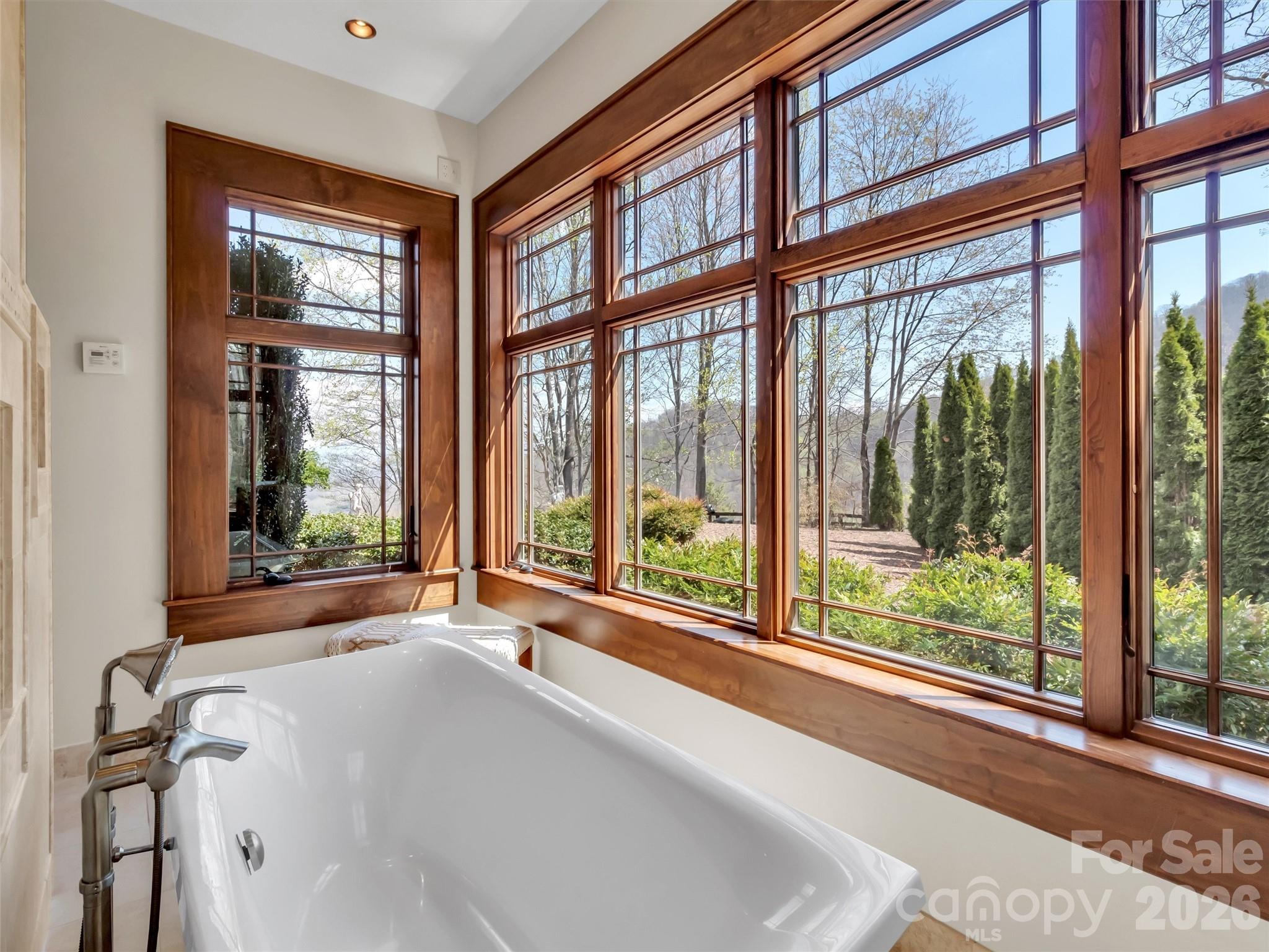 93 Lombard Street — Waynesville