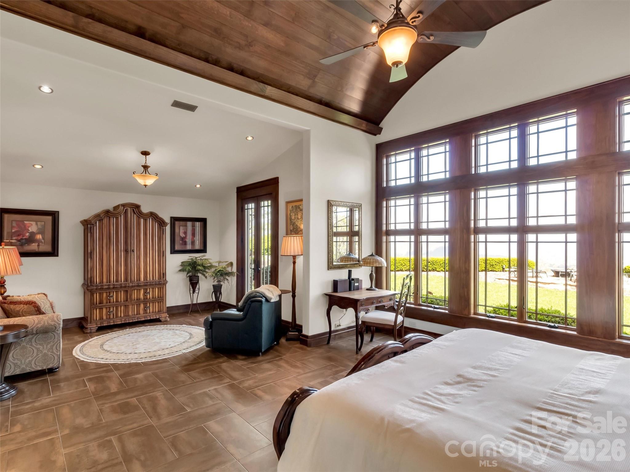 93 Lombard Street — Waynesville