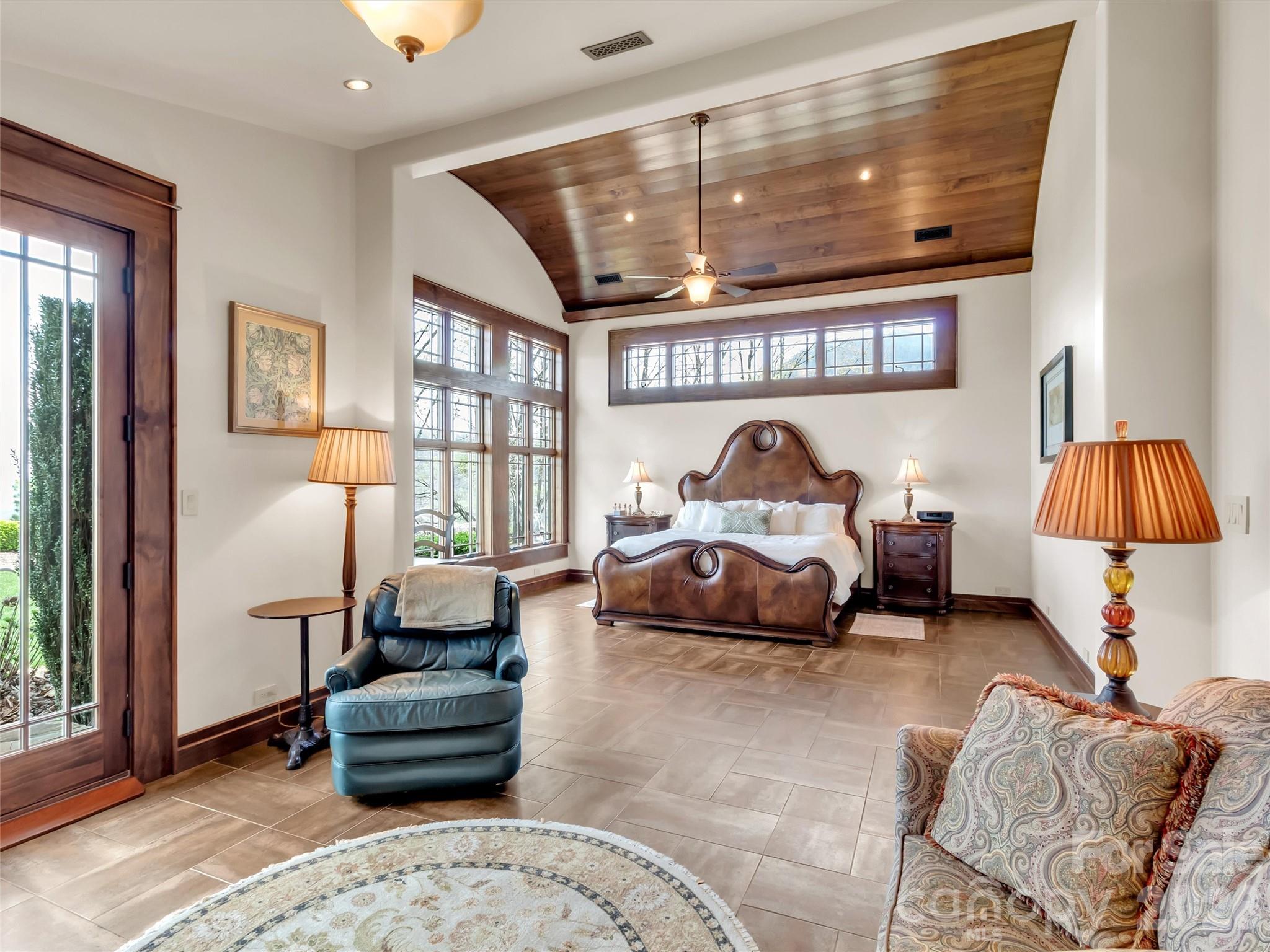93 Lombard Street — Waynesville