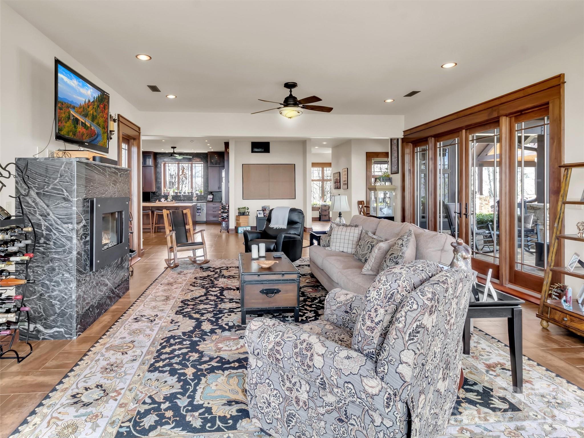 93 Lombard Street — Waynesville