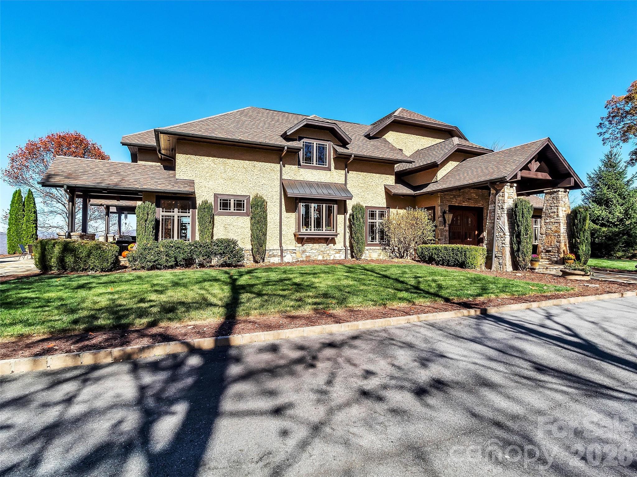 93 Lombard Street — Waynesville
