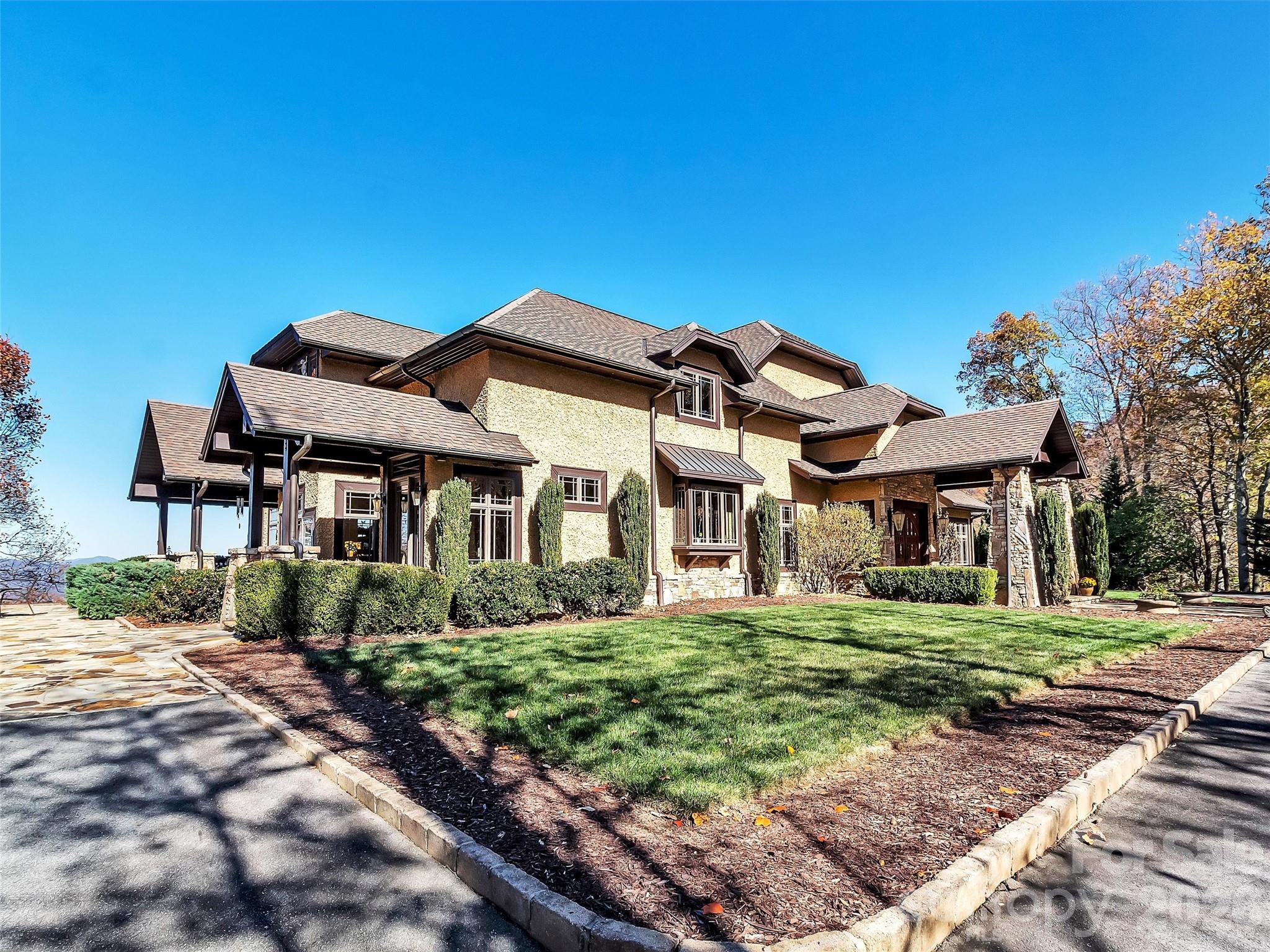 93 Lombard Street — Waynesville