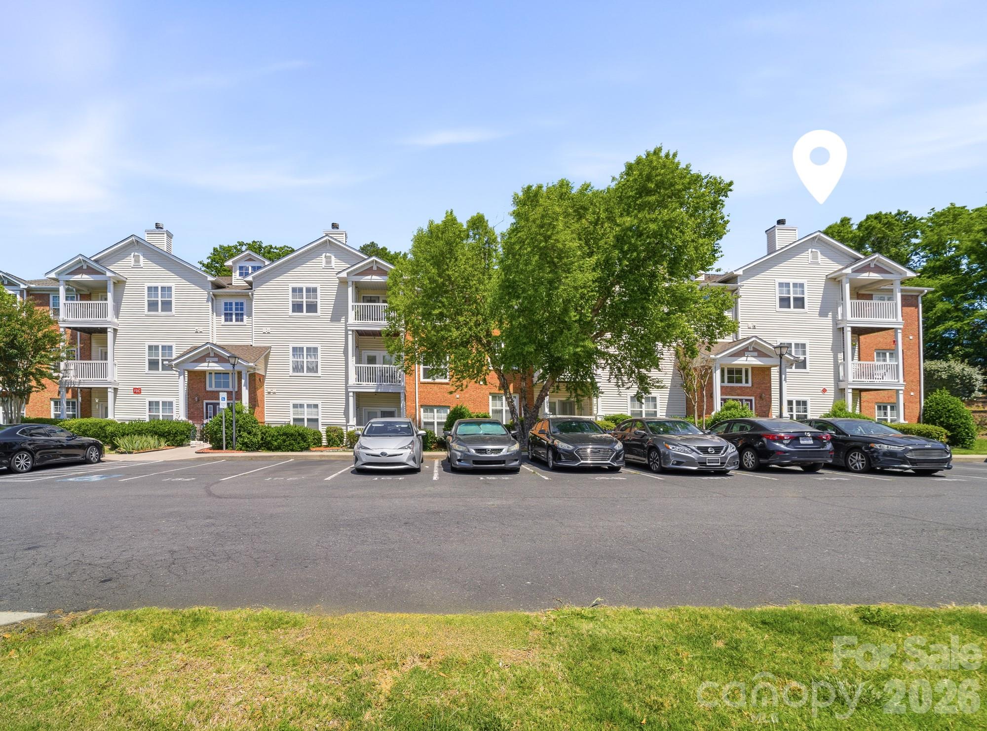 9976 Hyde Glen Court — Charlotte