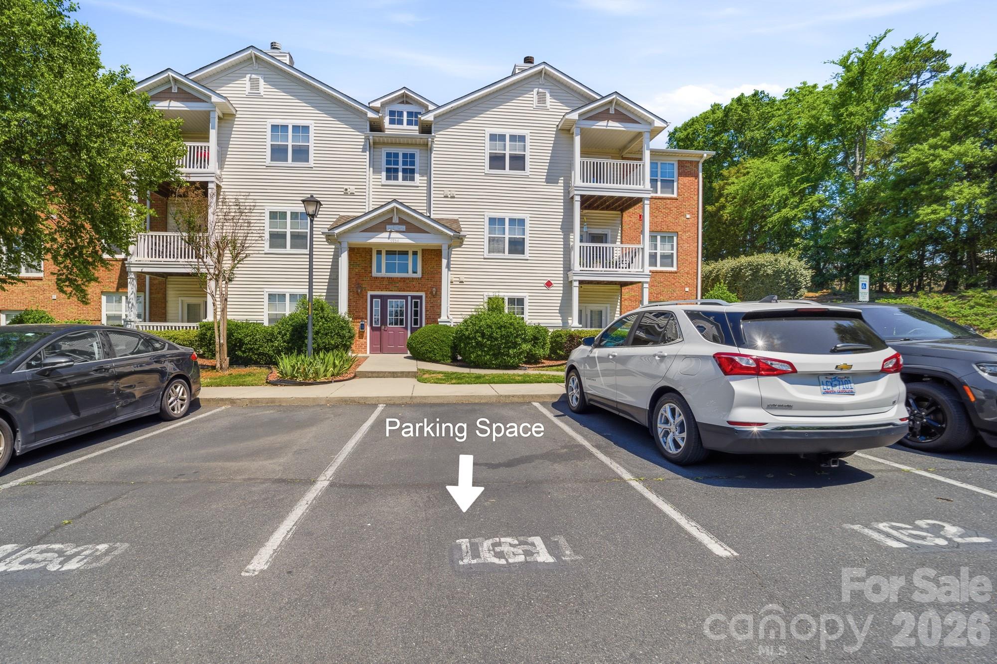 9976 Hyde Glen Court — Charlotte