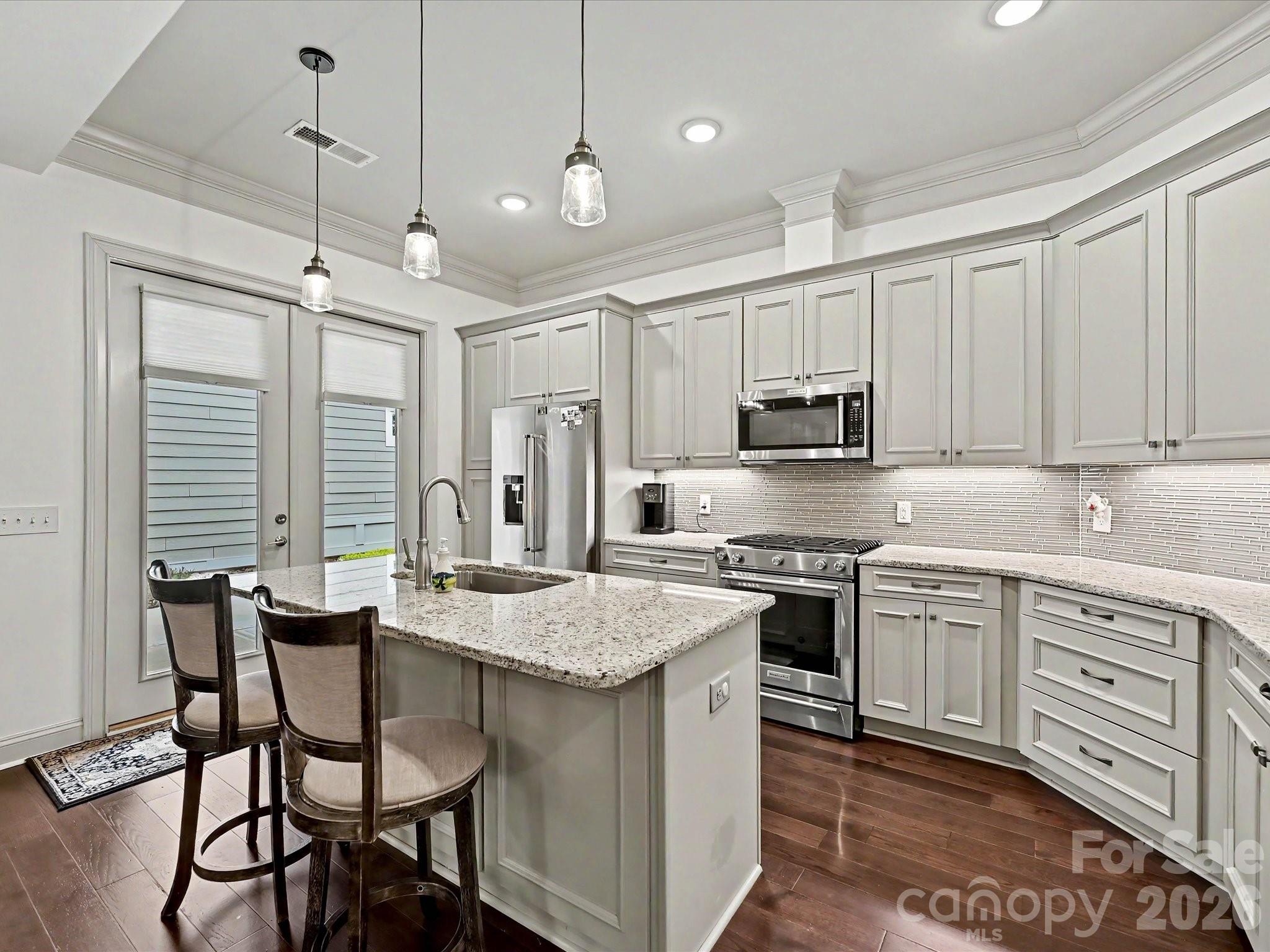 2006 Laney Pond Road — Matthews