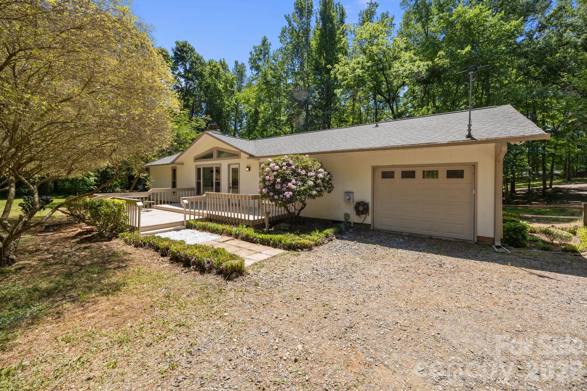 12538 Sam Furr Road — Huntersville