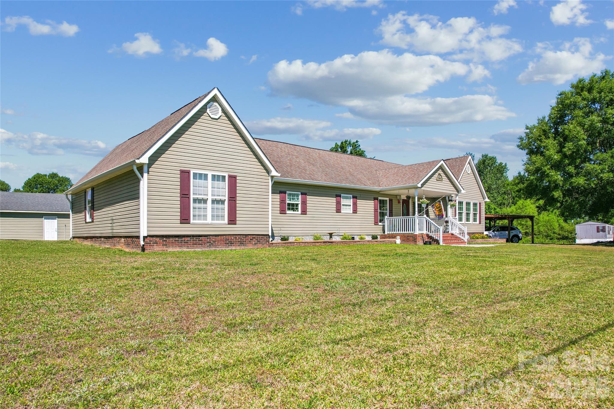 1820 Landsford Road — Marshville