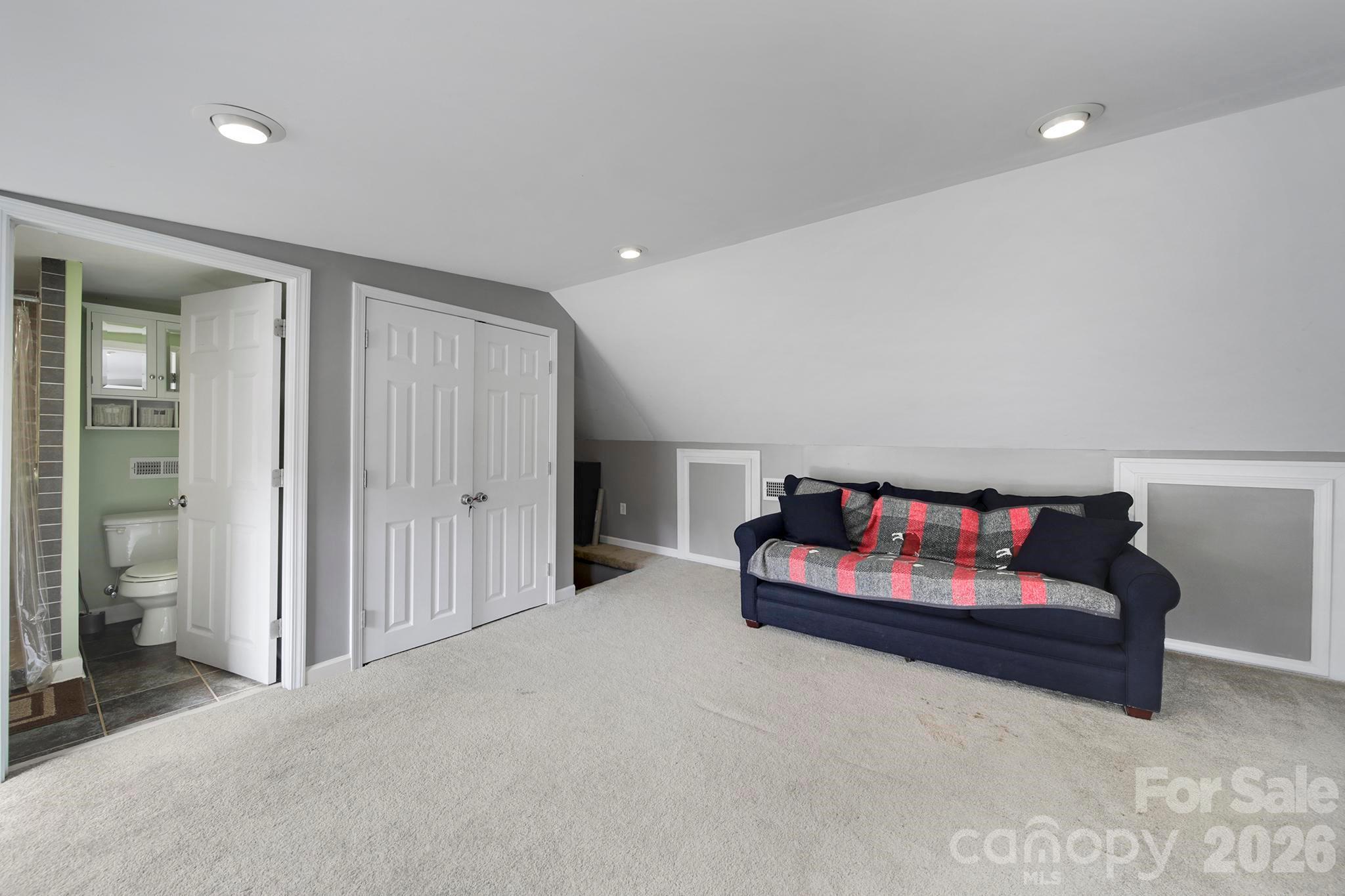 530 Calabash Road — Clover