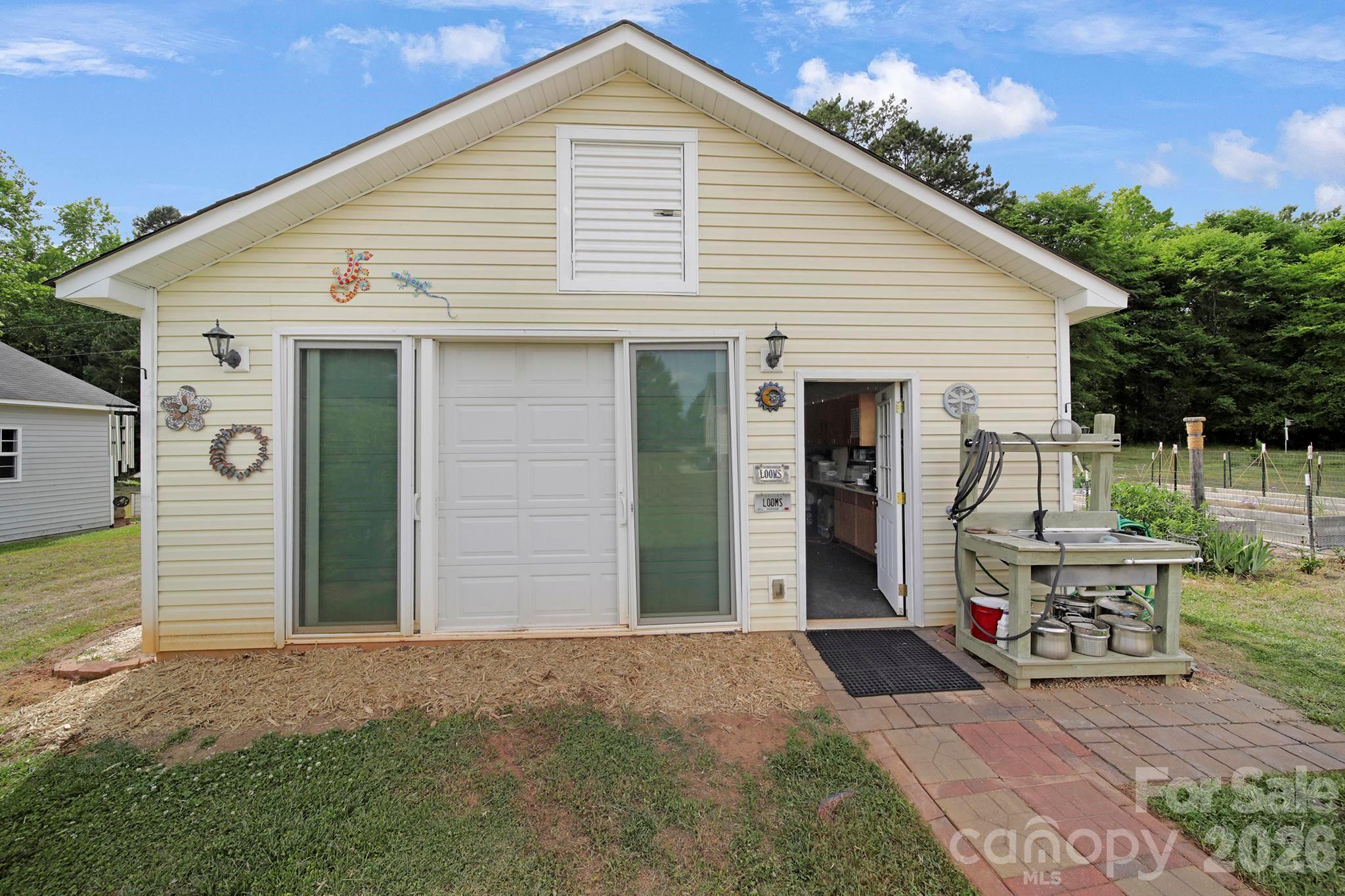 530 Calabash Road — Clover