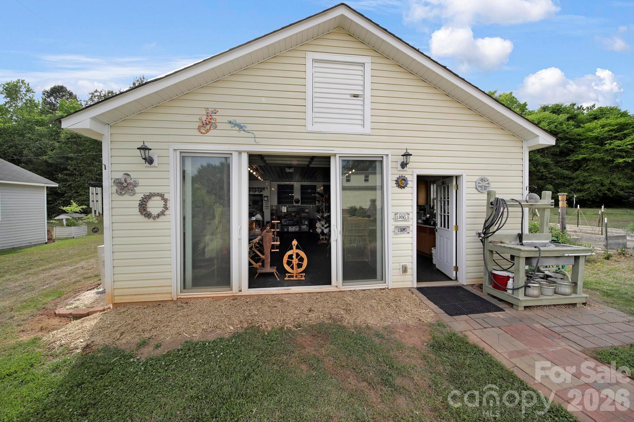 530 Calabash Road — Clover