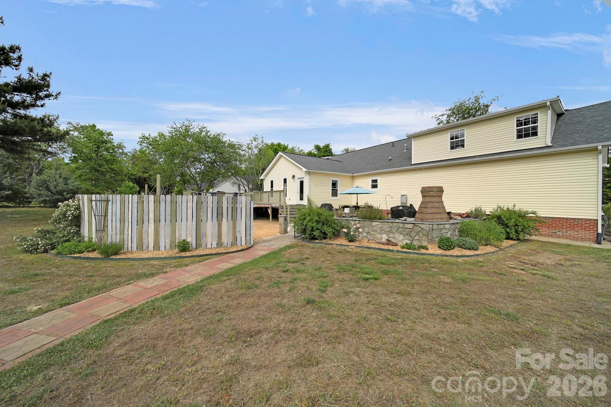 530 Calabash Road — Clover