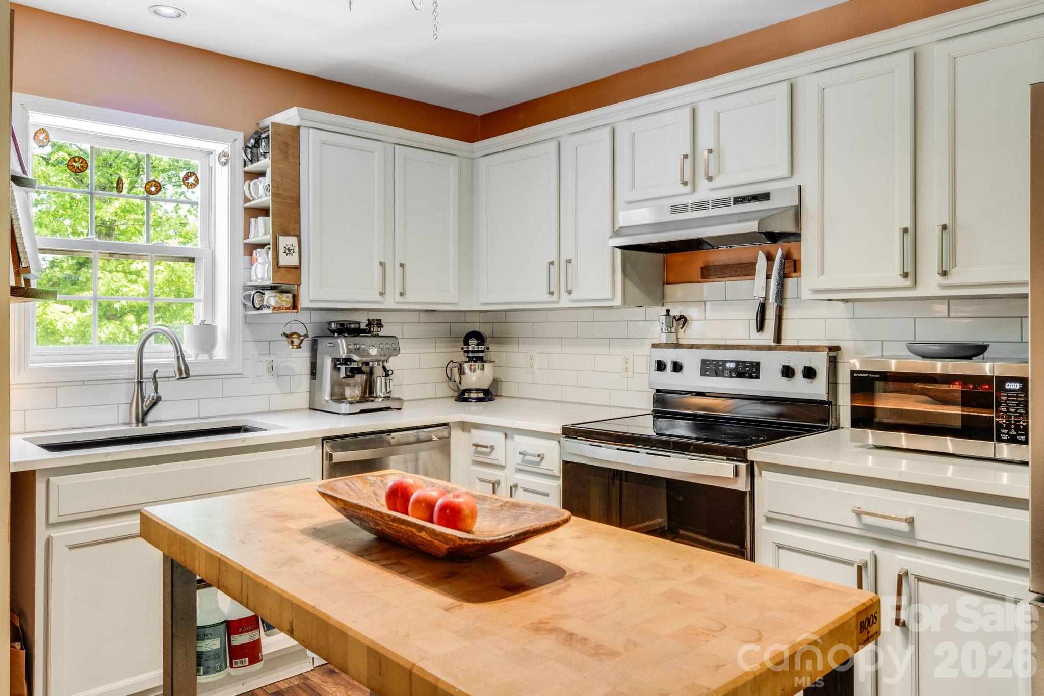112 Shadowlawn Drive — Asheville