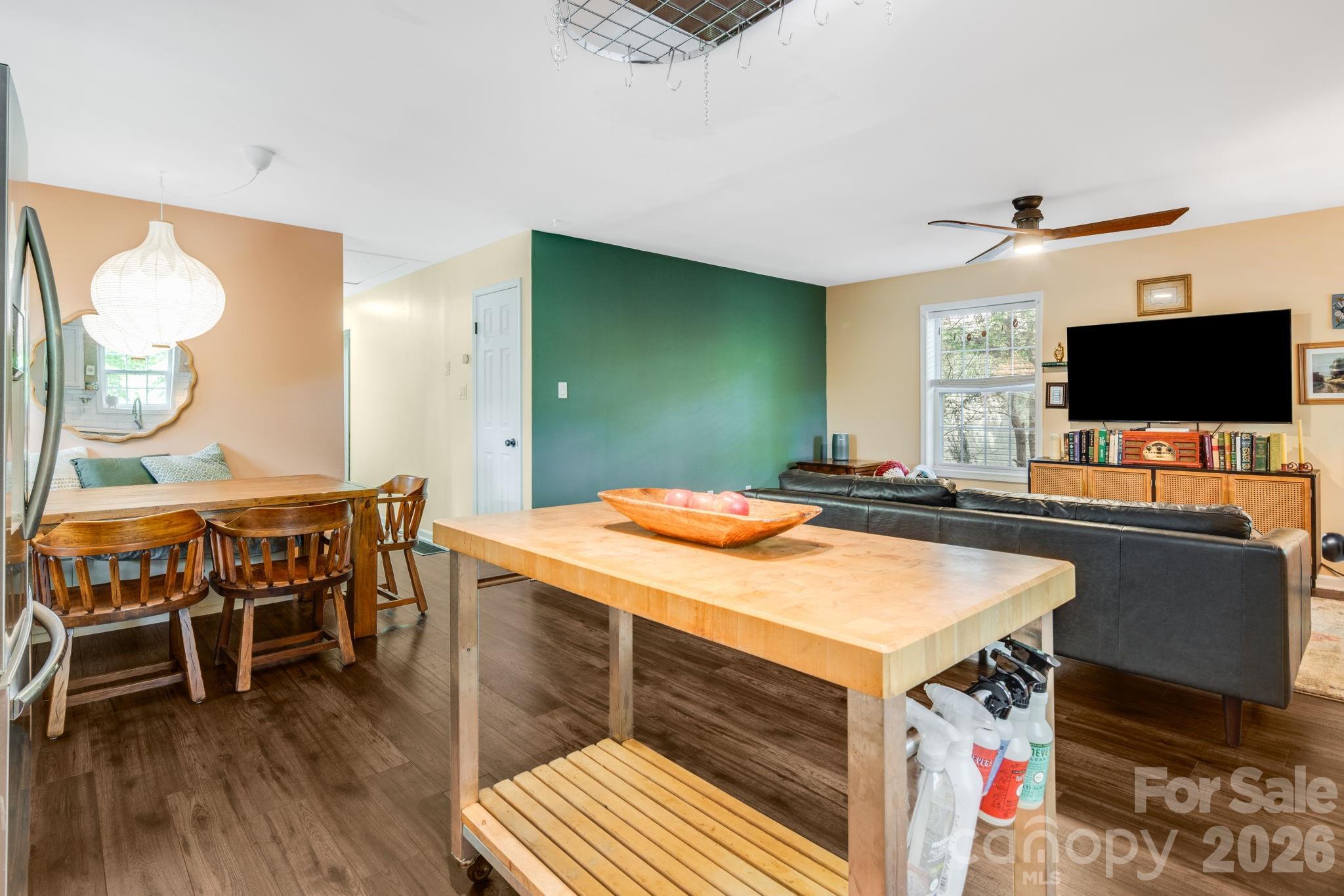 112 Shadowlawn Drive — Asheville