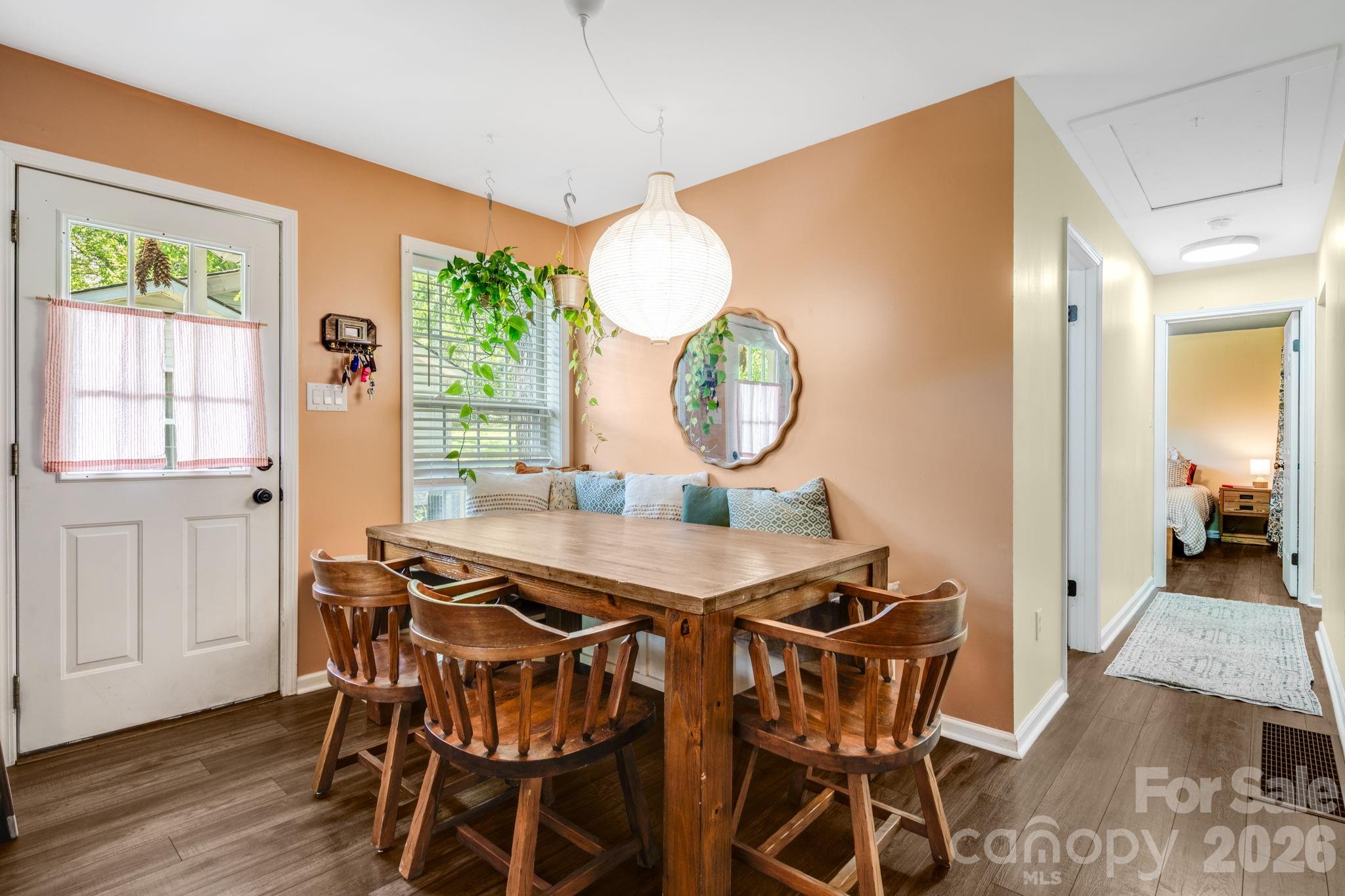 112 Shadowlawn Drive — Asheville