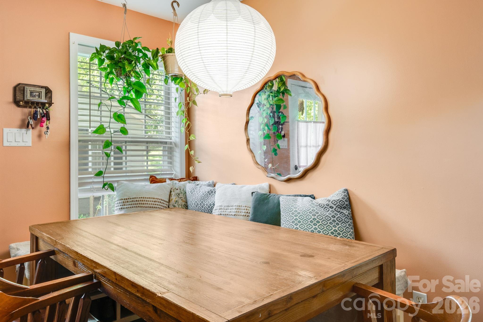 112 Shadowlawn Drive — Asheville