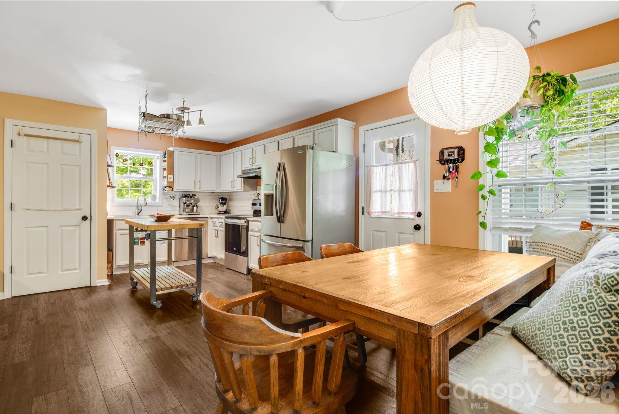 112 Shadowlawn Drive — Asheville