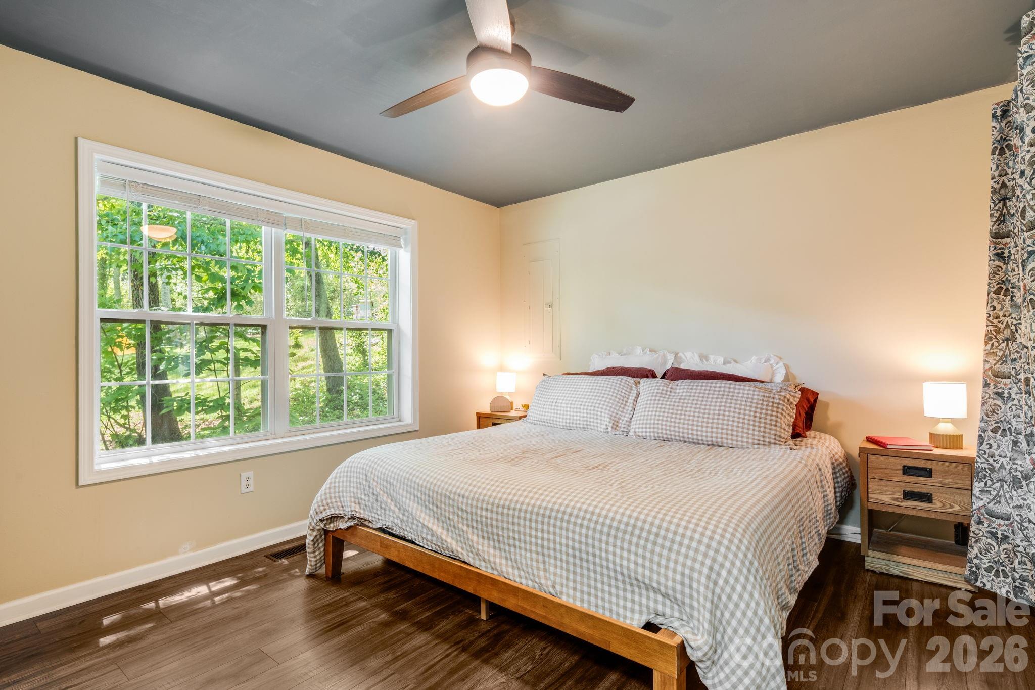 112 Shadowlawn Drive — Asheville