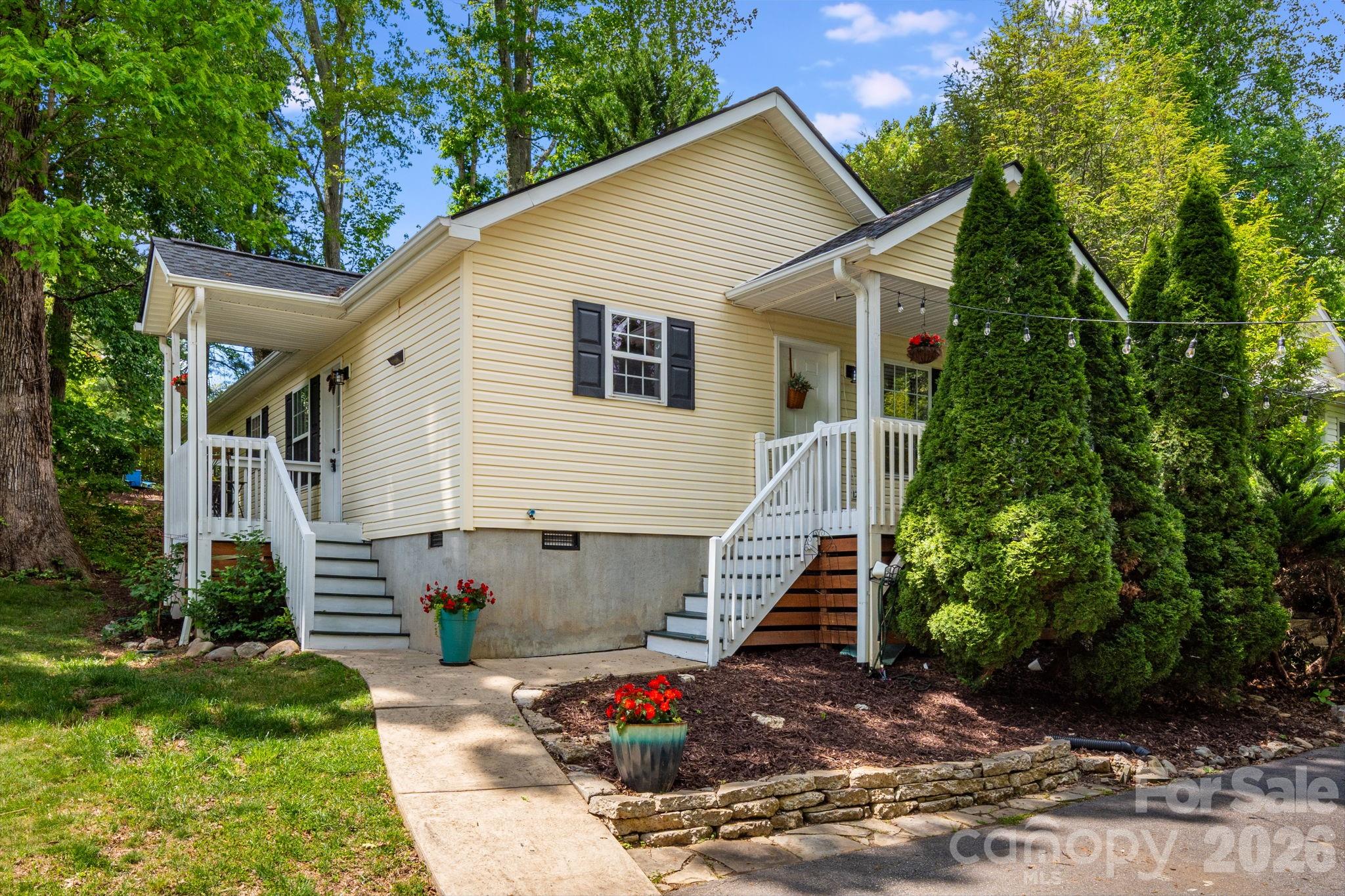 112 Shadowlawn Drive — Asheville
