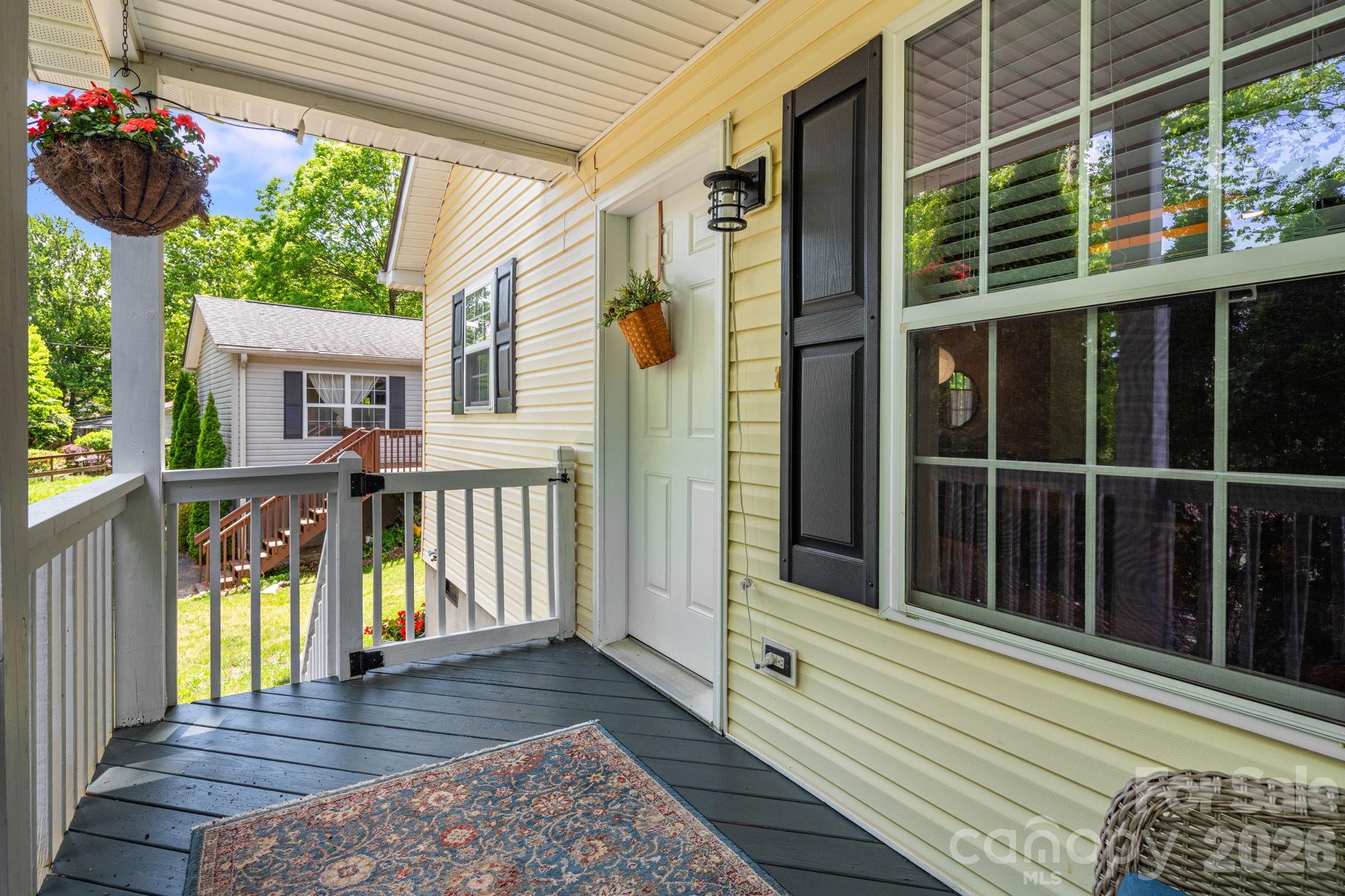112 Shadowlawn Drive — Asheville
