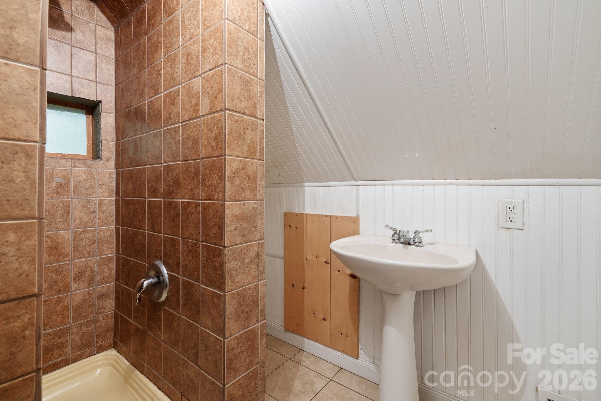 385 Pisgah Drive — Canton