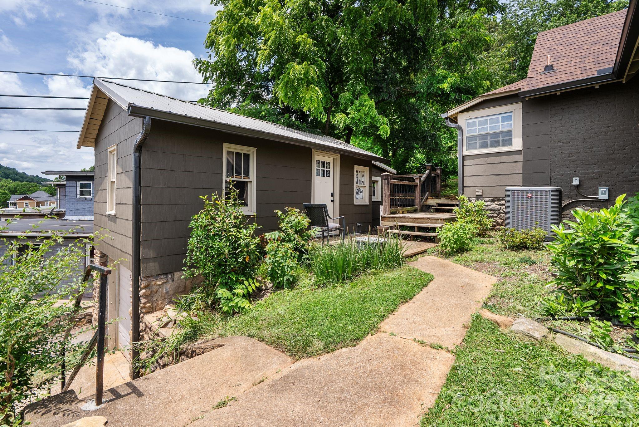 385 Pisgah Drive — Canton