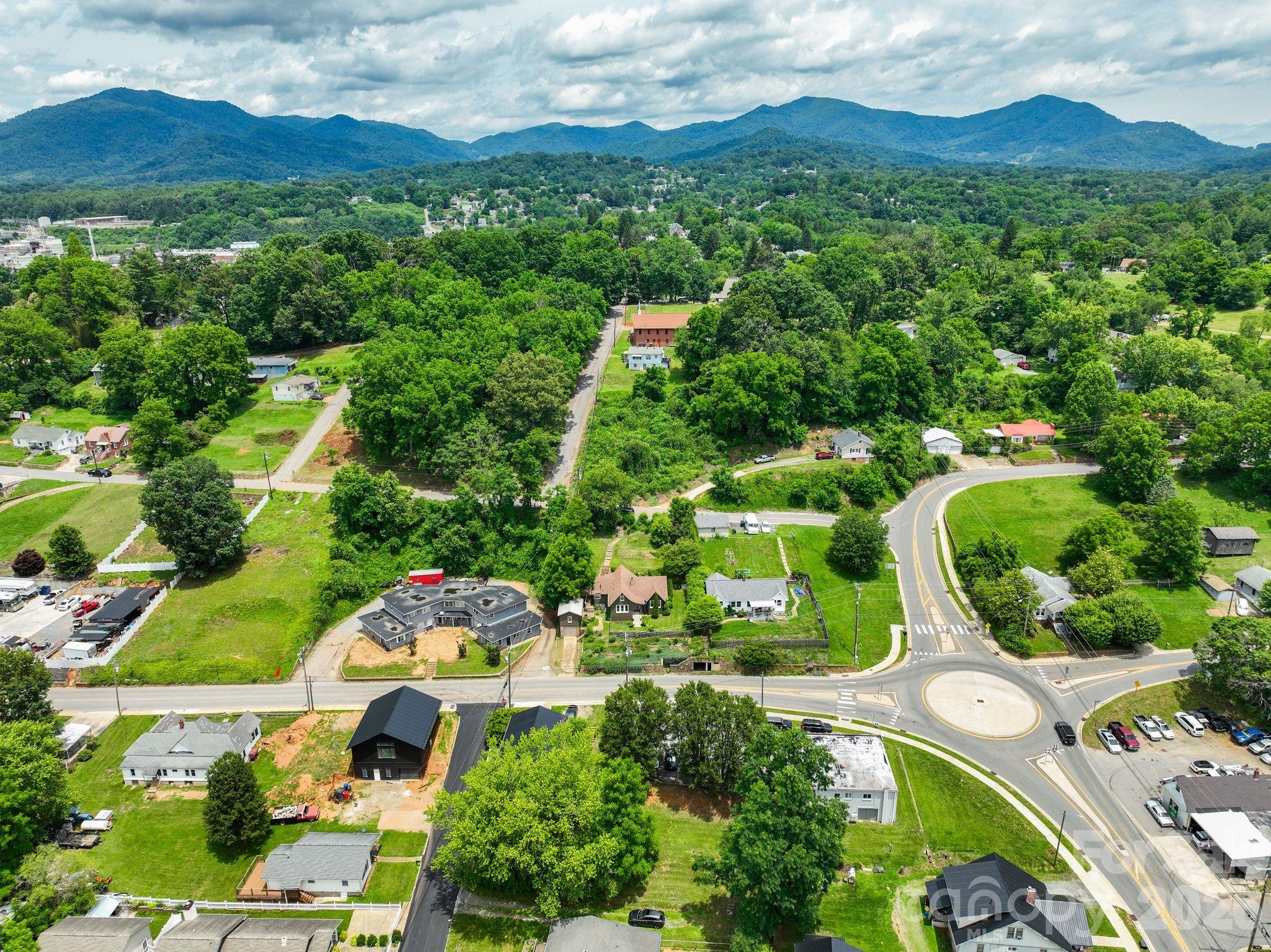 385 Pisgah Drive — Canton