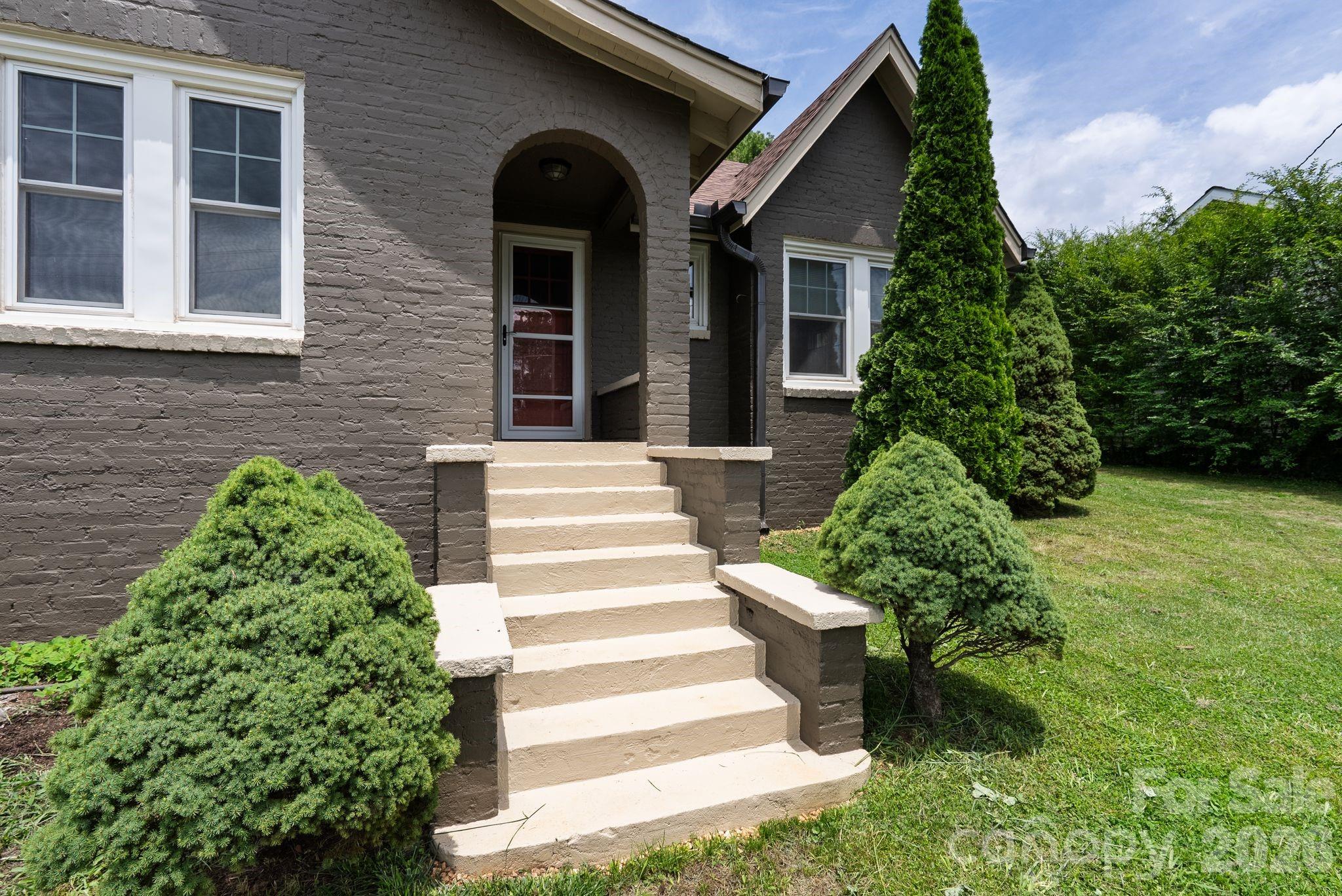385 Pisgah Drive — Canton