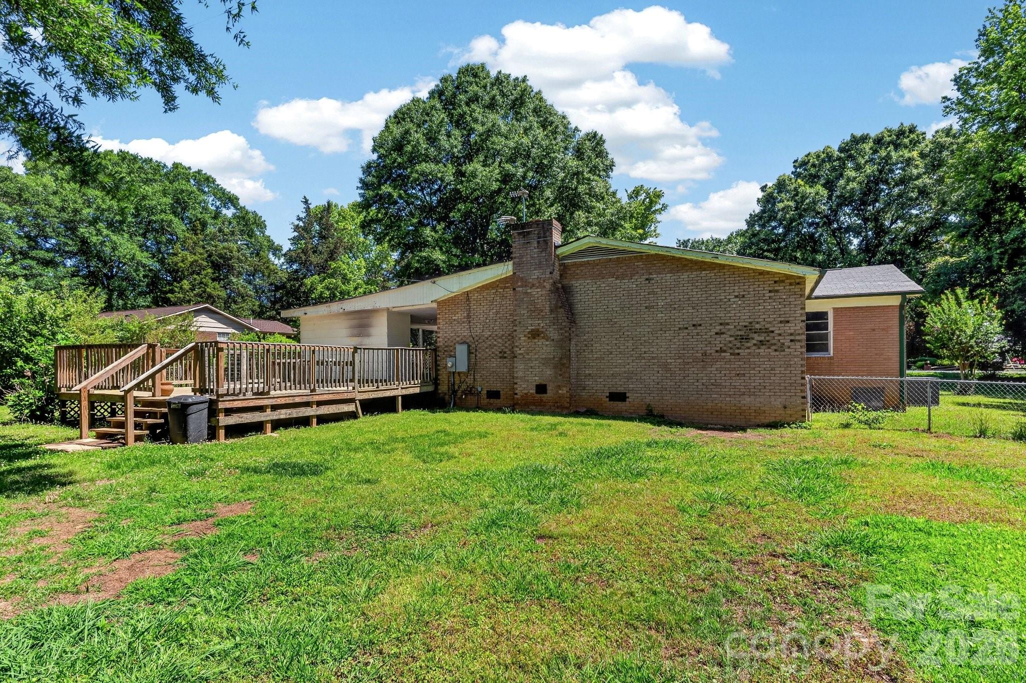 2644 Quiet Acres Road — Lancaster