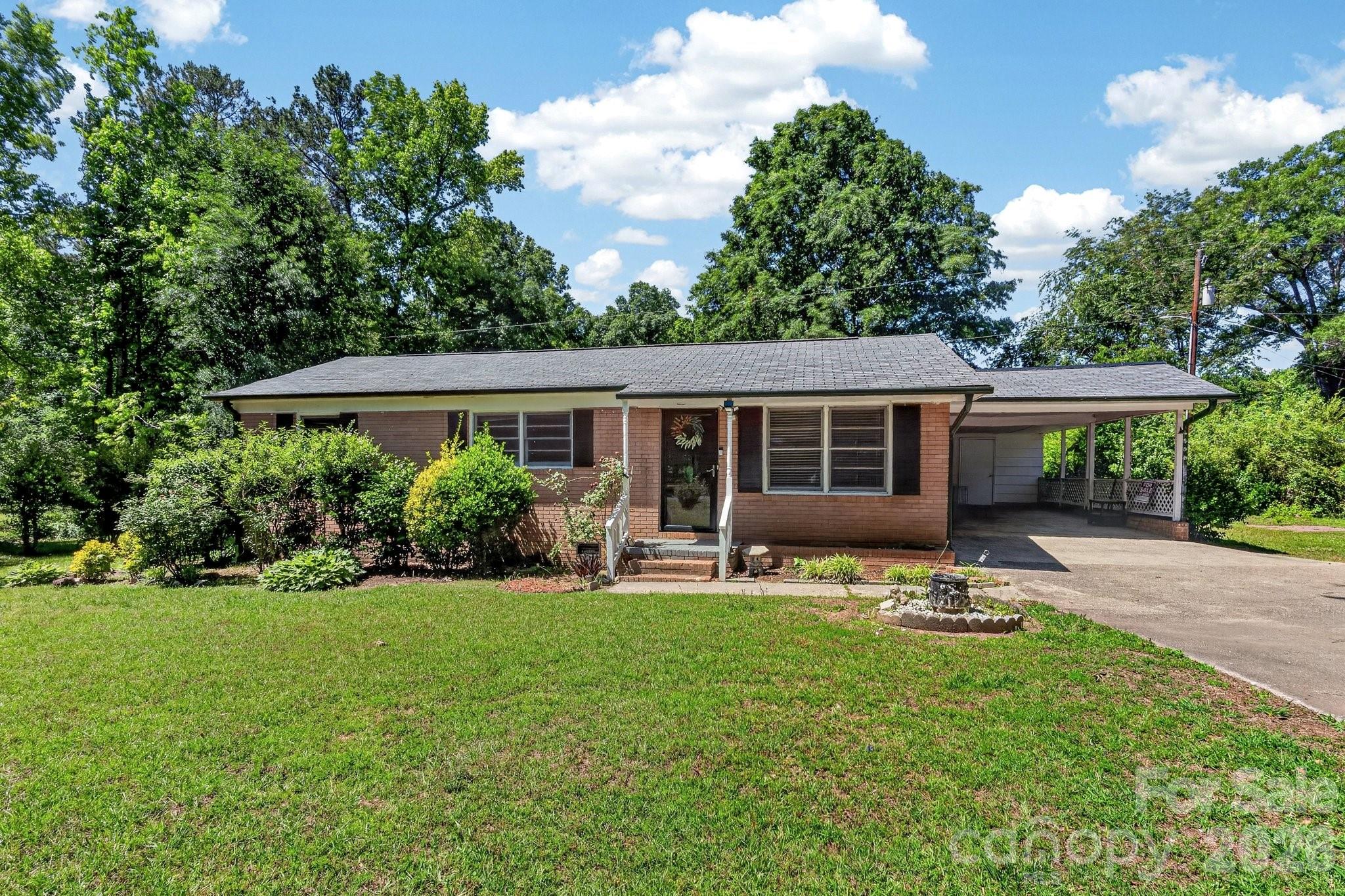 2644 Quiet Acres Road — Lancaster