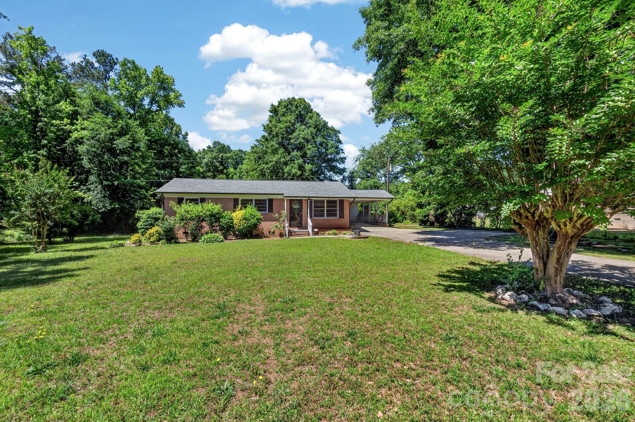 2644 Quiet Acres Road — Lancaster