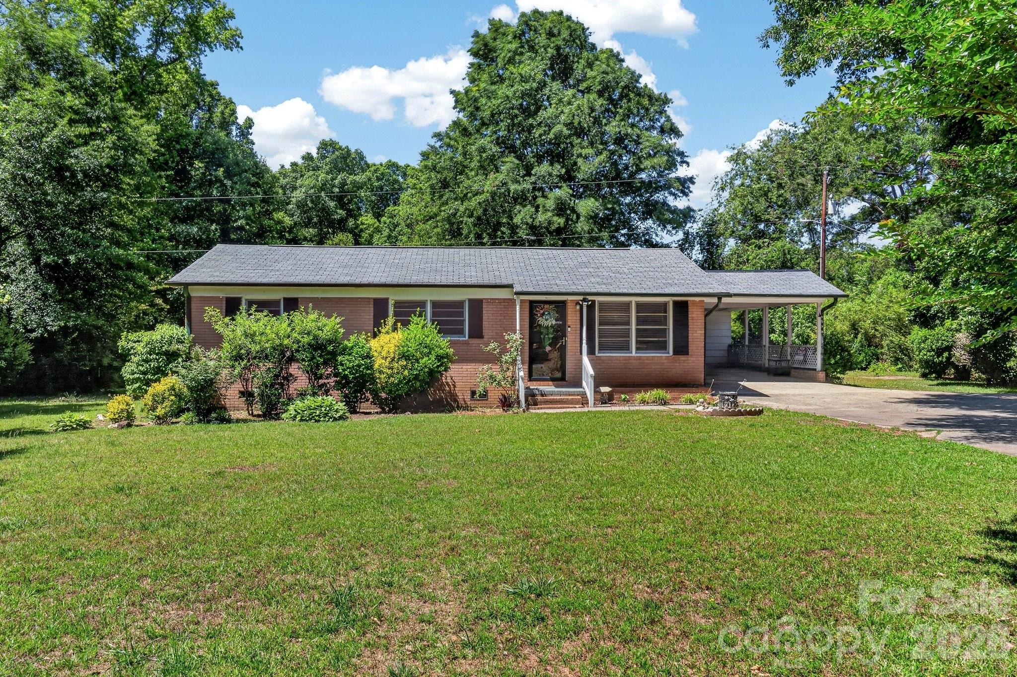 2644 Quiet Acres Road — Lancaster