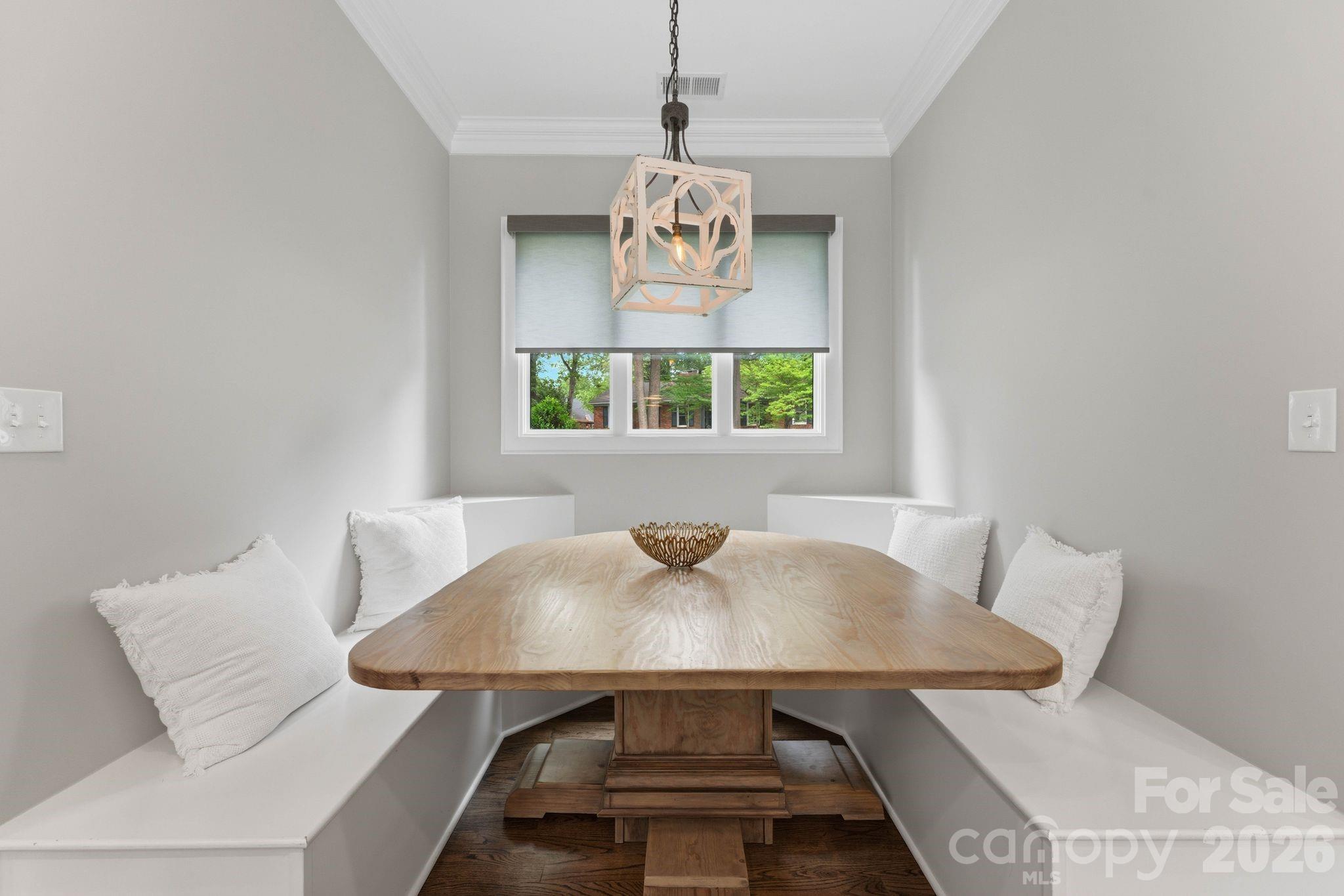 400 Glen Oaks Road — Charlotte