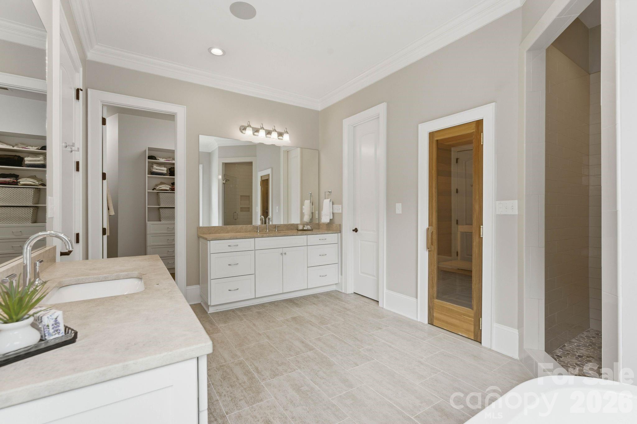 400 Glen Oaks Road — Charlotte