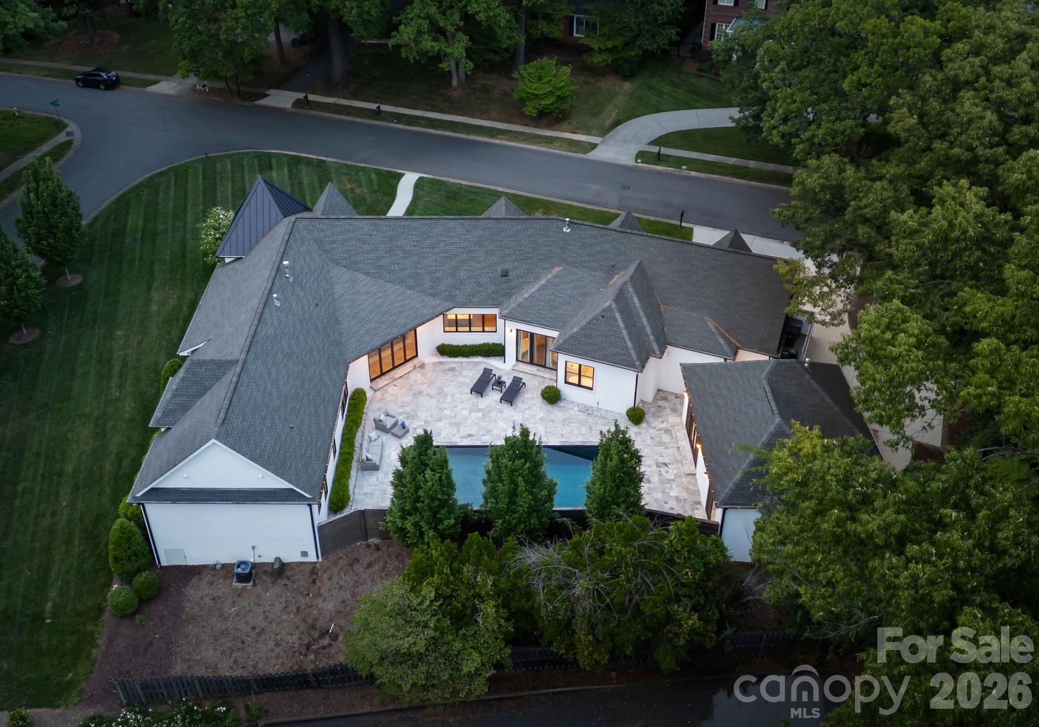400 Glen Oaks Road — Charlotte