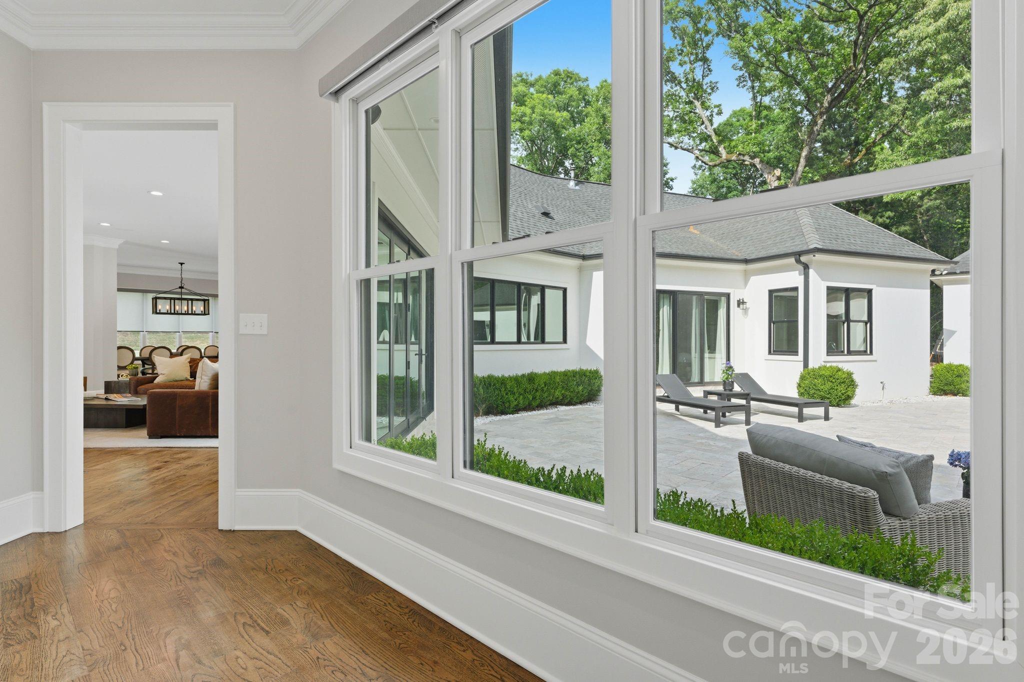 400 Glen Oaks Road — Charlotte