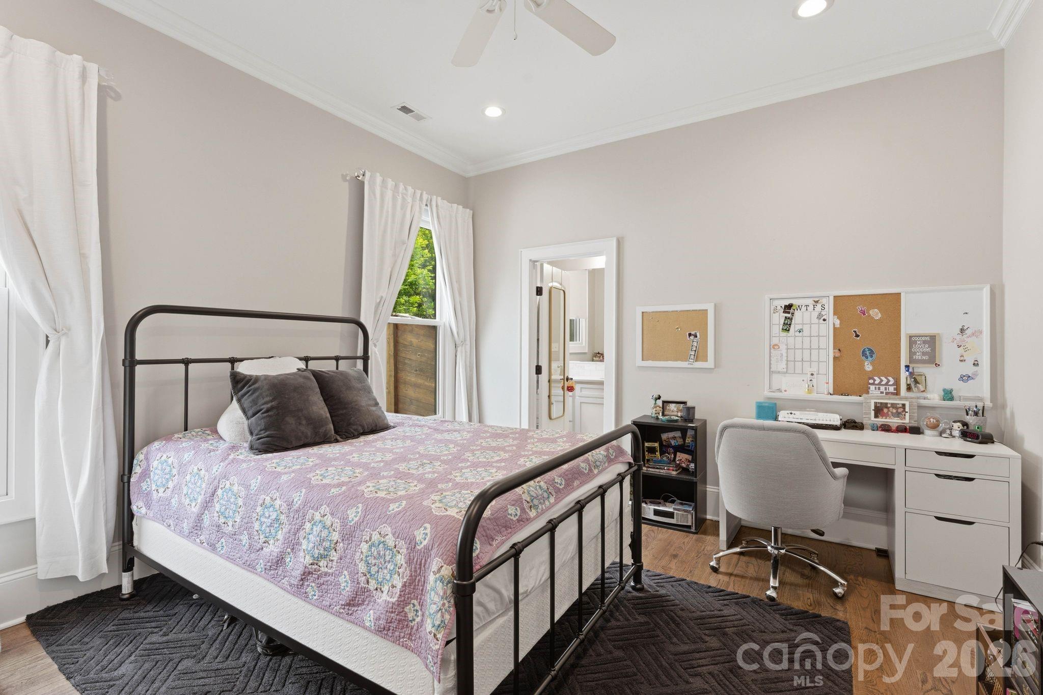 400 Glen Oaks Road — Charlotte